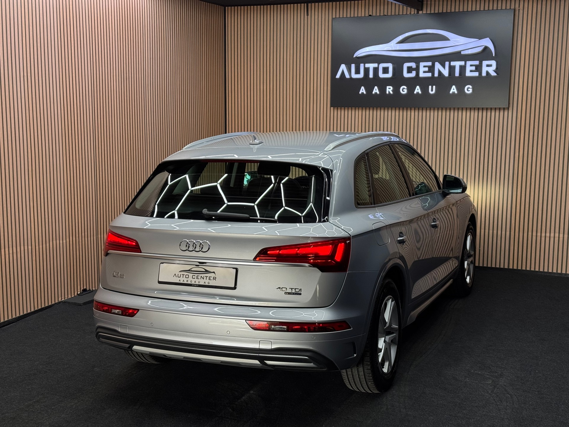 AUDI Q5 2.0 40 TDI Advanced quattro S-Tronic | 1 Jahr Garantie | Facelift | *ab CHF 239.-/ Monat*-image-4
