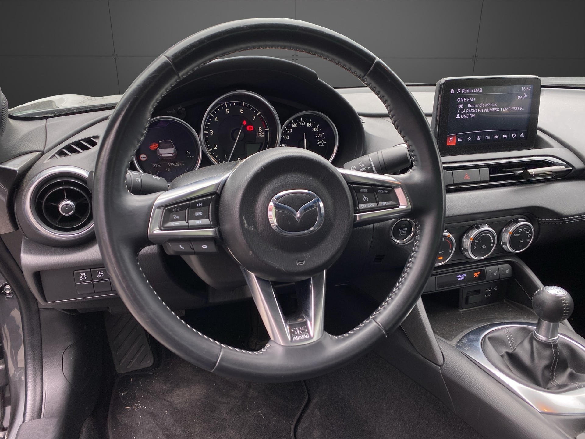 MAZDA MX-5 SKYACTIV-G 184 Revolution-image-9