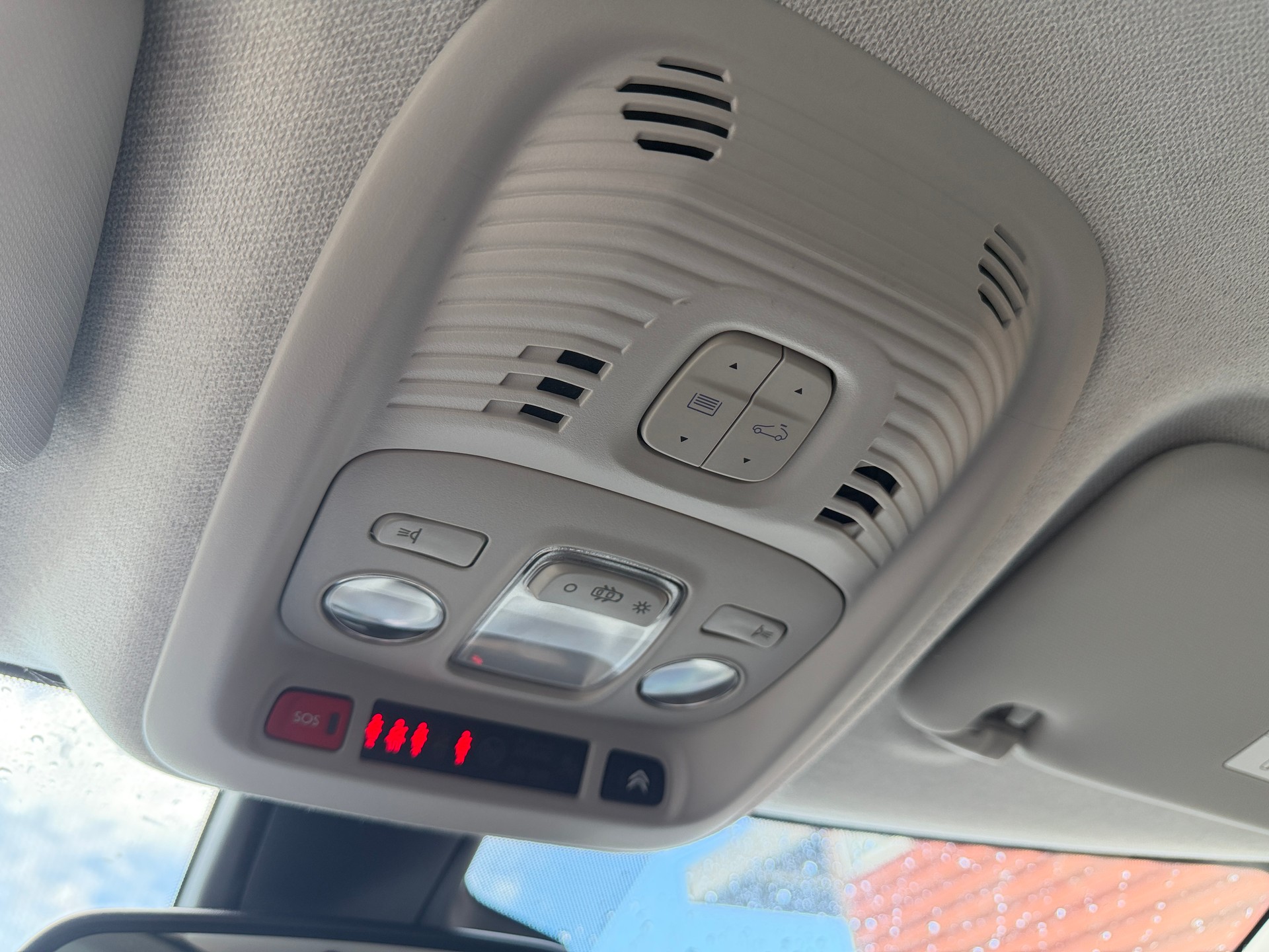 CITROEN C3 Aircross 1.2i PureTech Feel-image-11