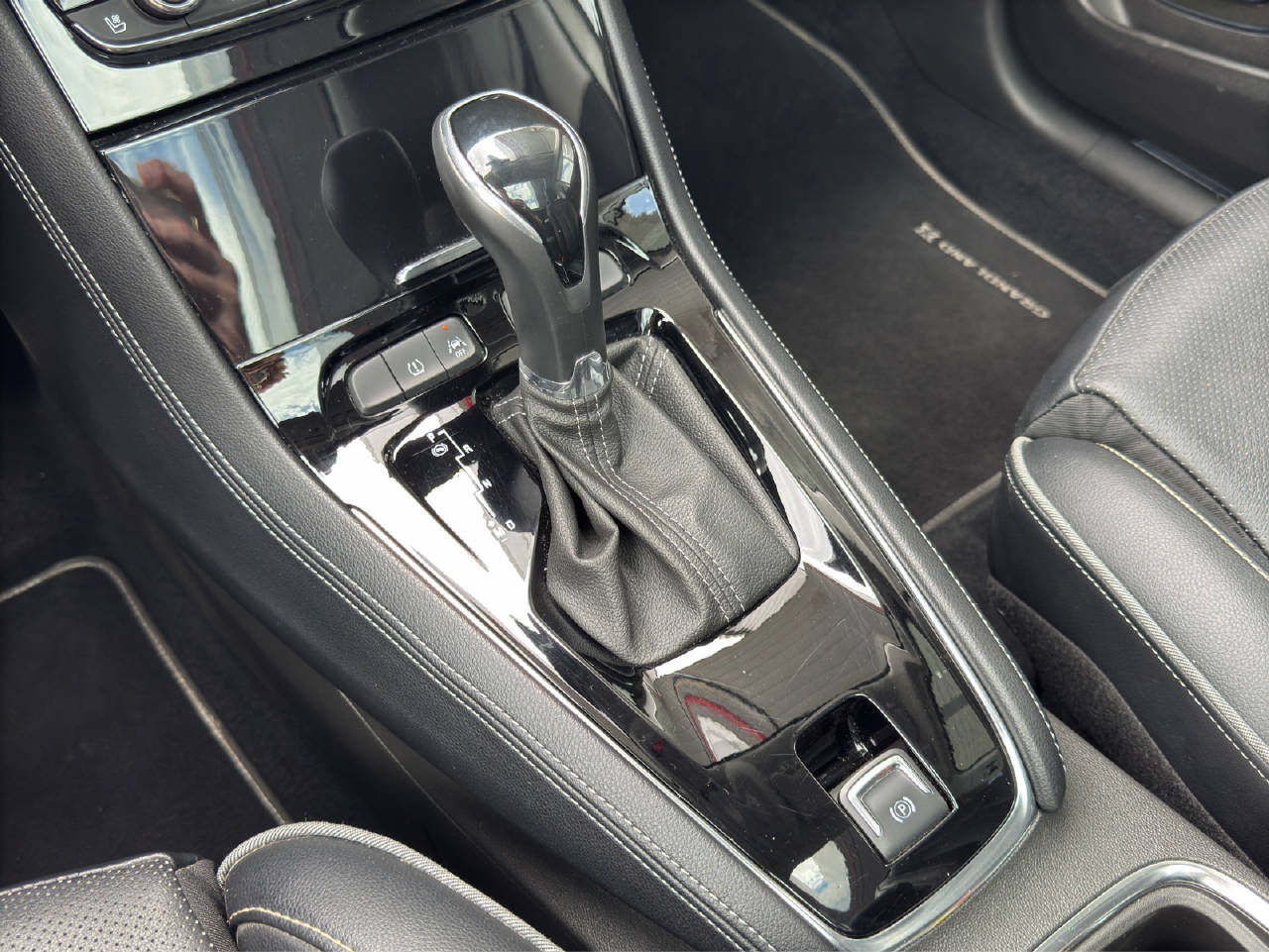 OPEL Grandland X 1.6 CDTi Ultimate-image-3