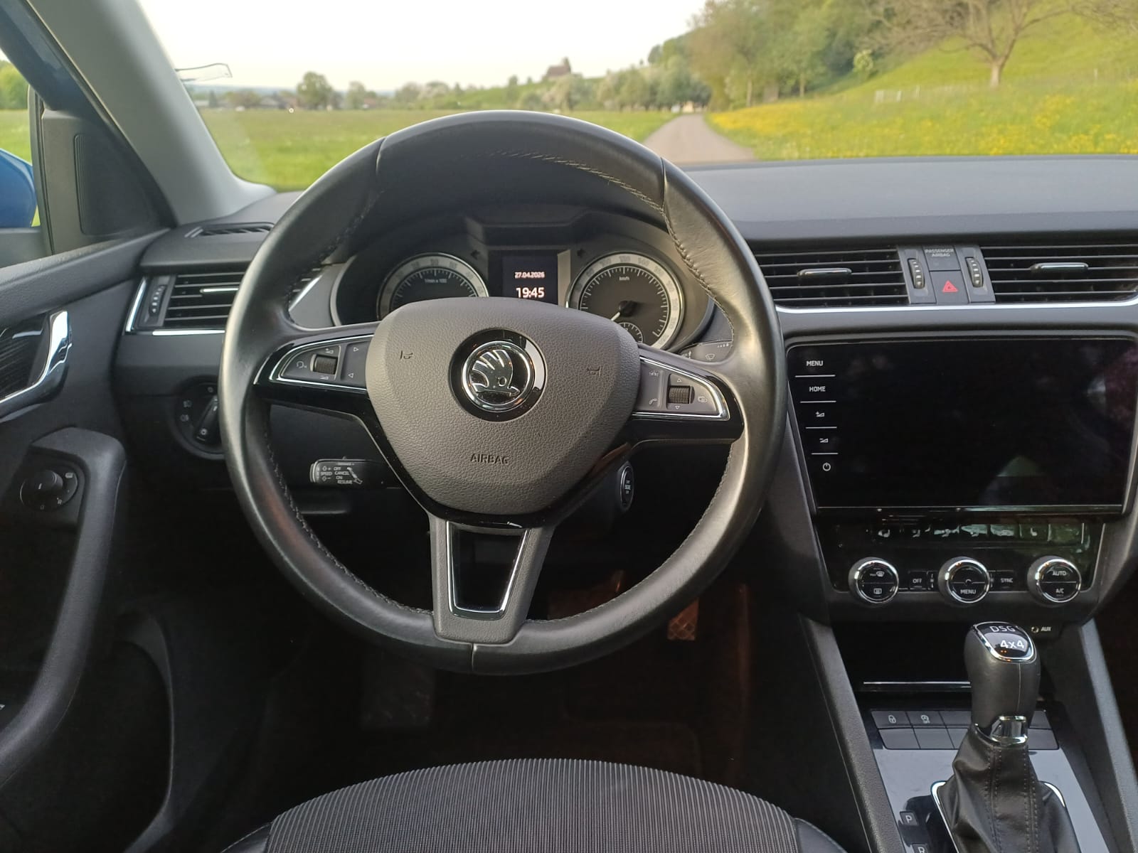 SKODA Octavia Combi 2.0 TDI Ambition 4x4-image-4