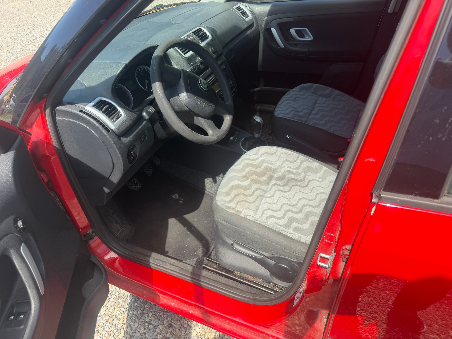 SKODA Fabia 1.2 Entry-image-6