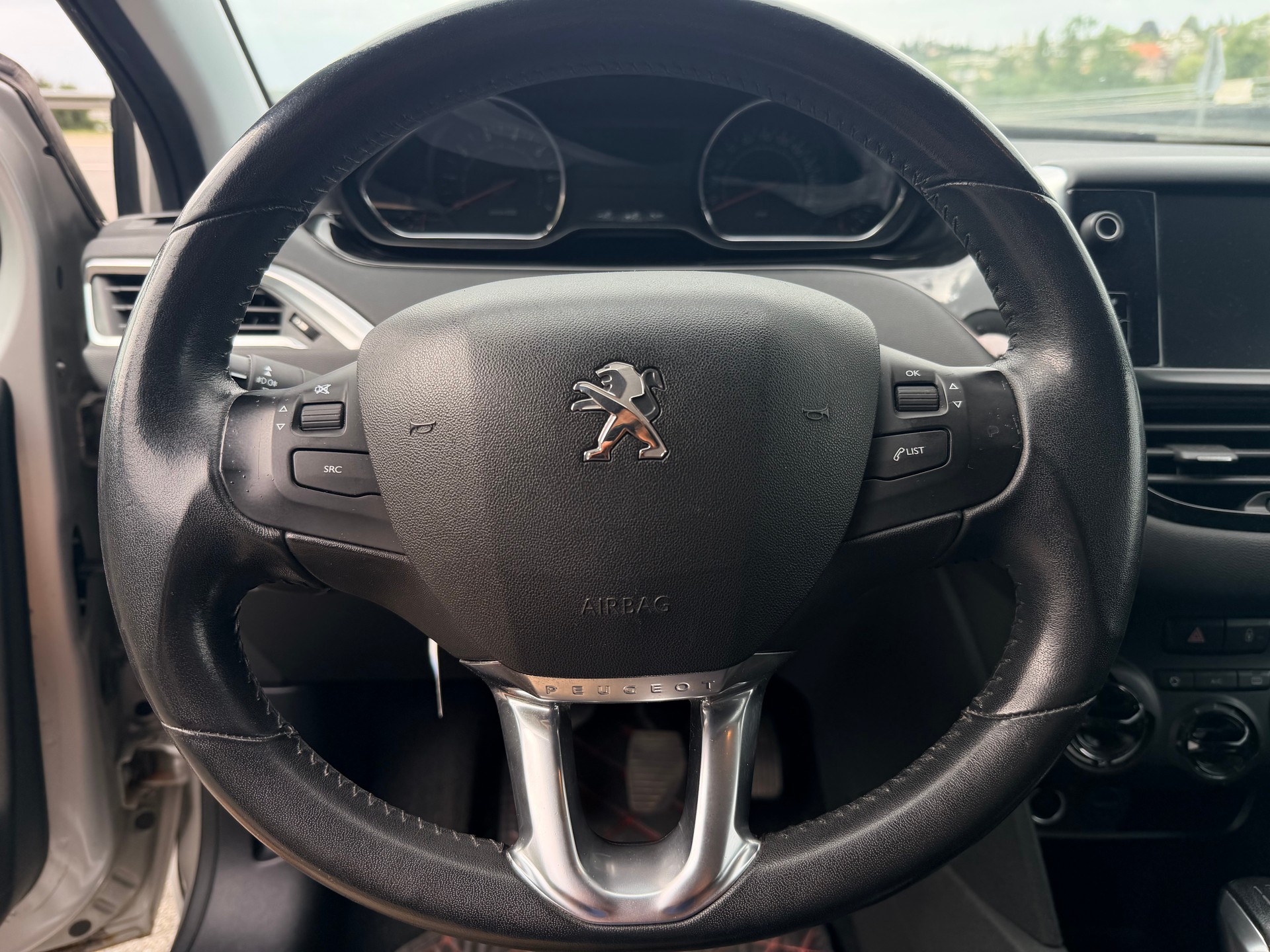 PEUGEOT 208 1.2 VTI Style nouvelle courroie de distribution et pompe à eau-image-7