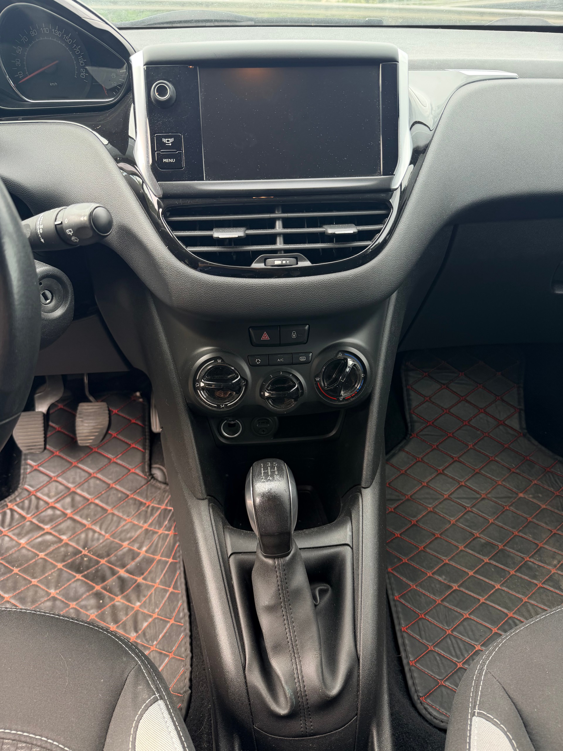PEUGEOT 208 1.2 VTI Style nouvelle courroie de distribution et pompe à eau-image-6