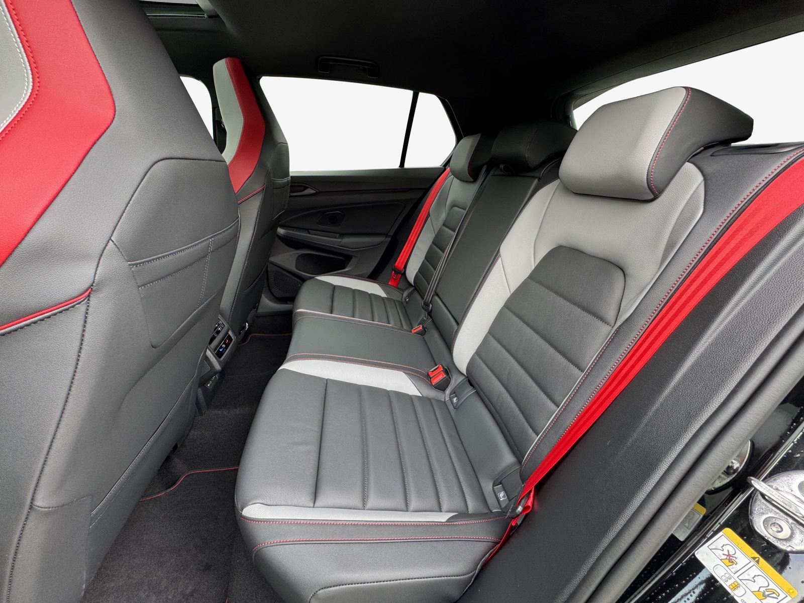 VW Golf GTI 50 2.0TSI 325PS DSG-image-11