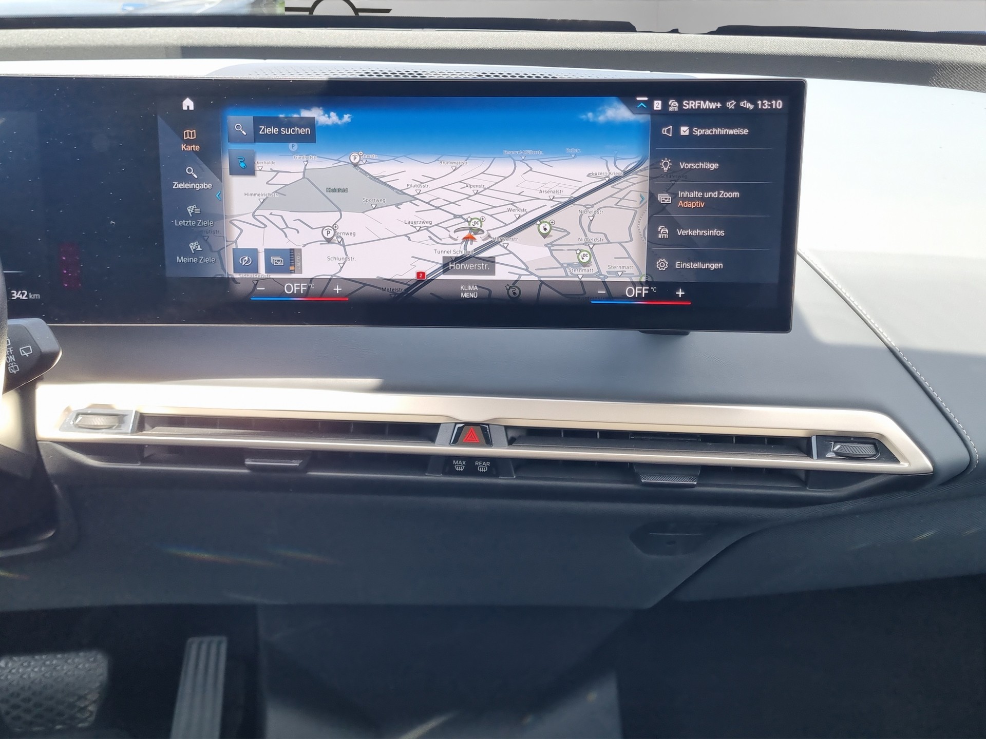 BMW iX xDrive40-image-18
