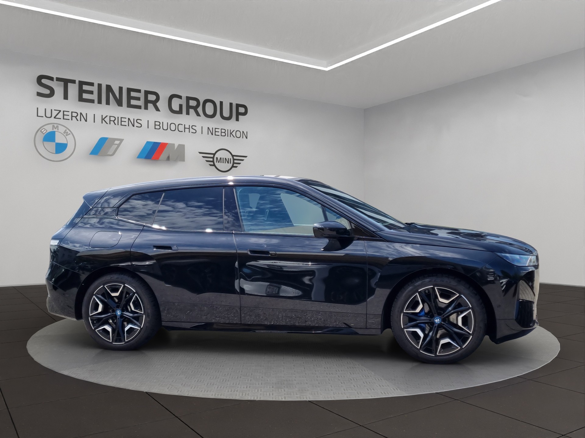 BMW iX xDrive40-image-4