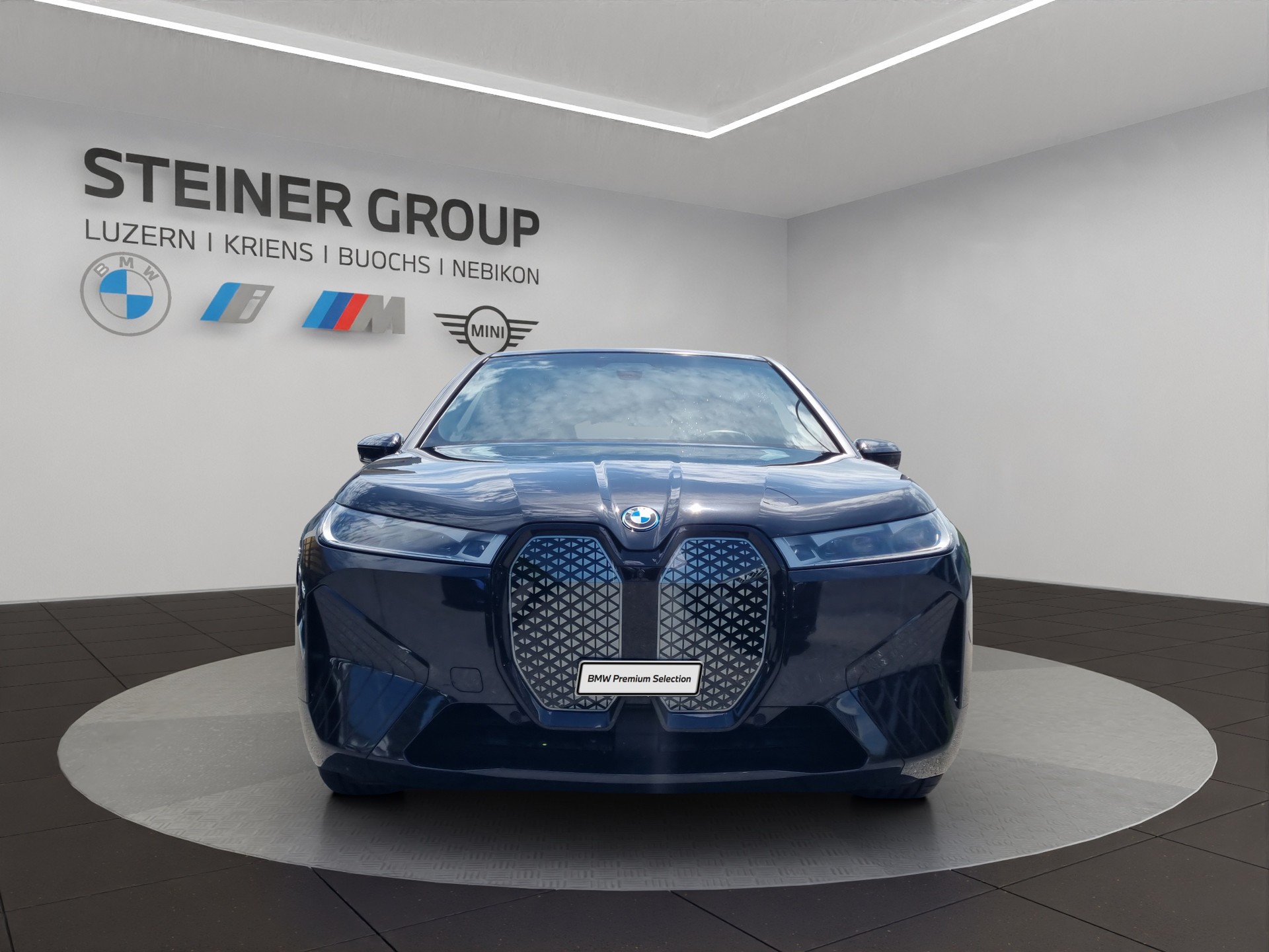 BMW iX xDrive40-image-2