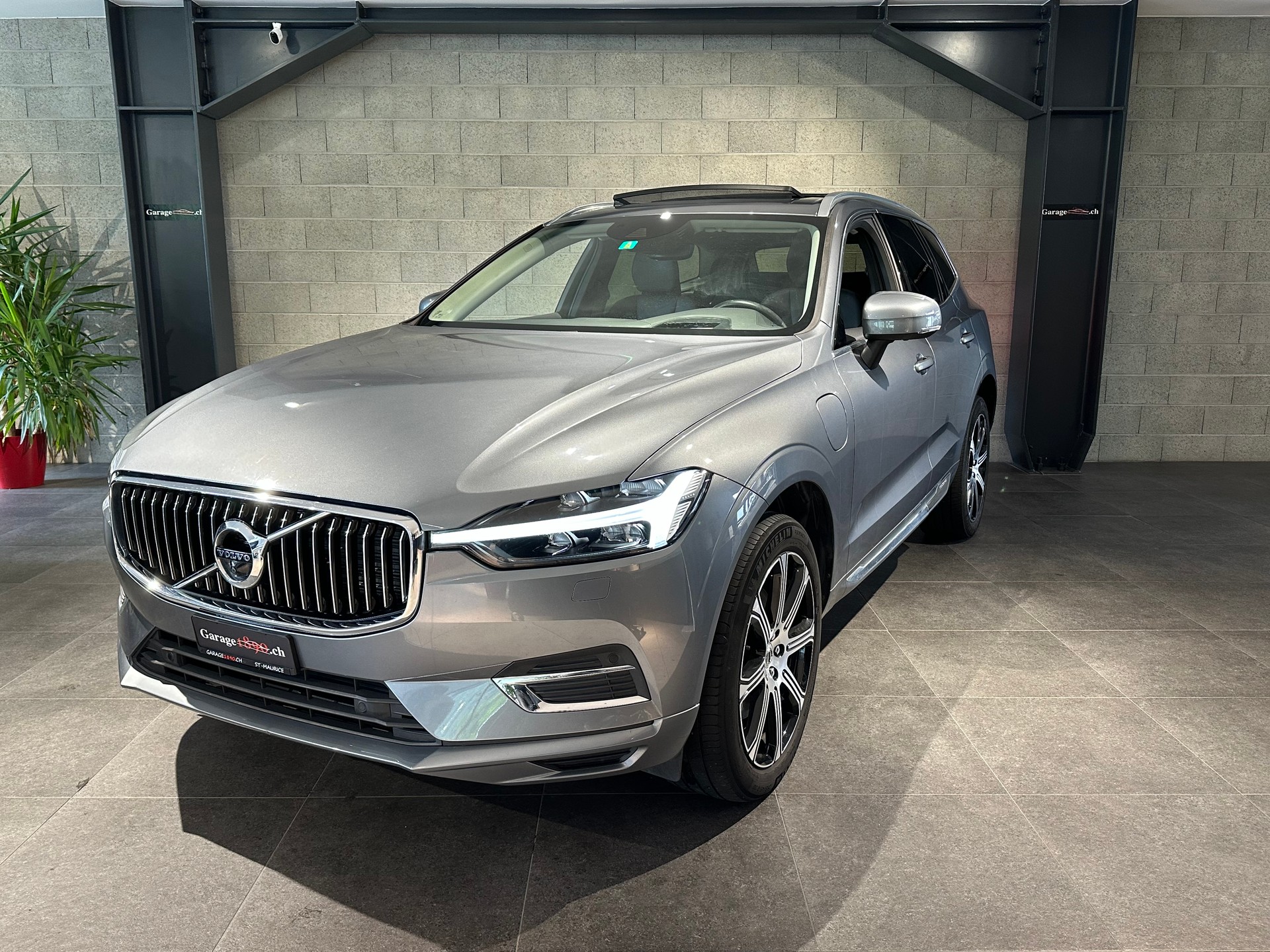 VOLVO XC60 T8 eAWD Inscription-image-1