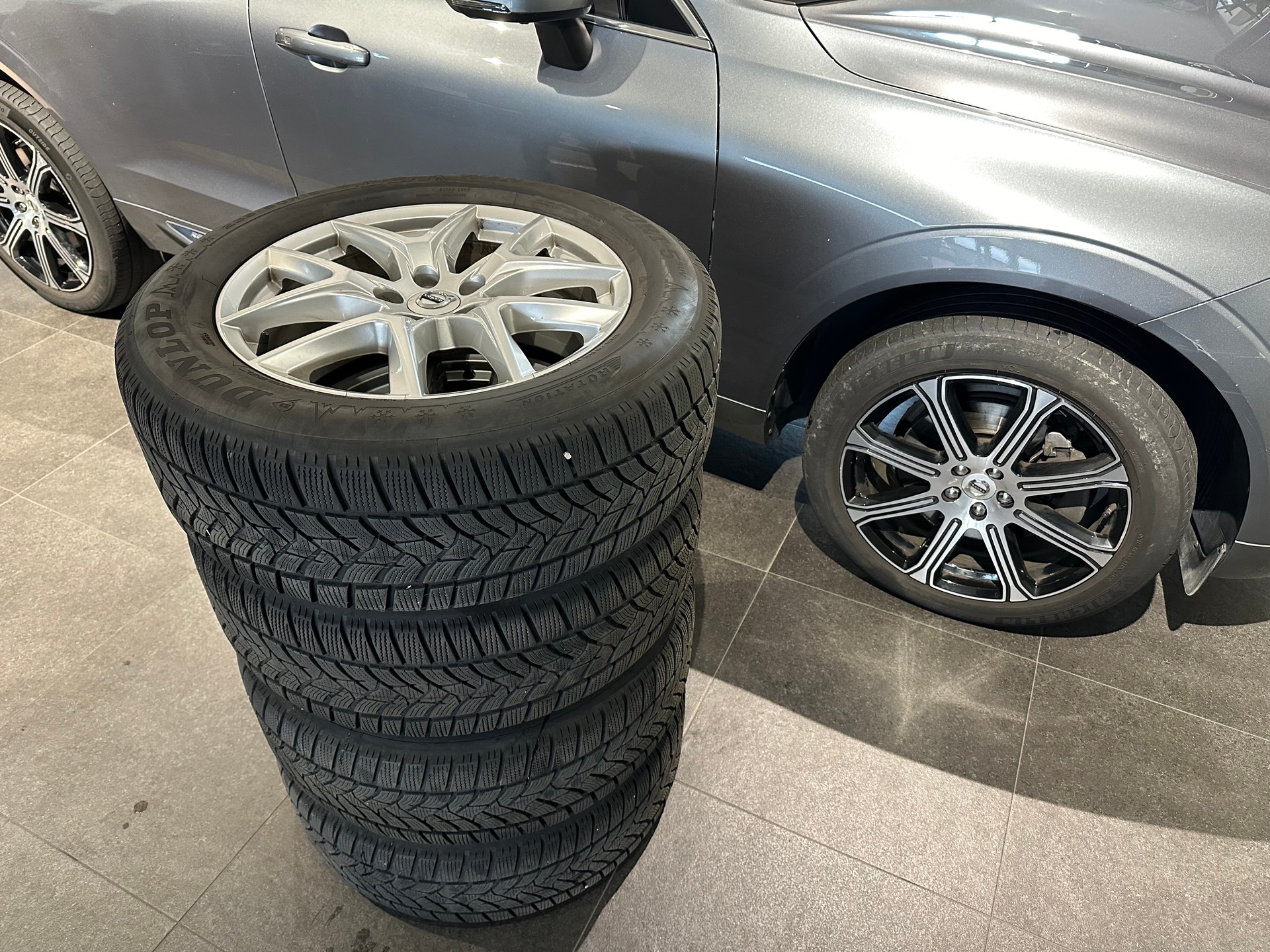 VOLVO XC60 T8 eAWD Inscription-image-6