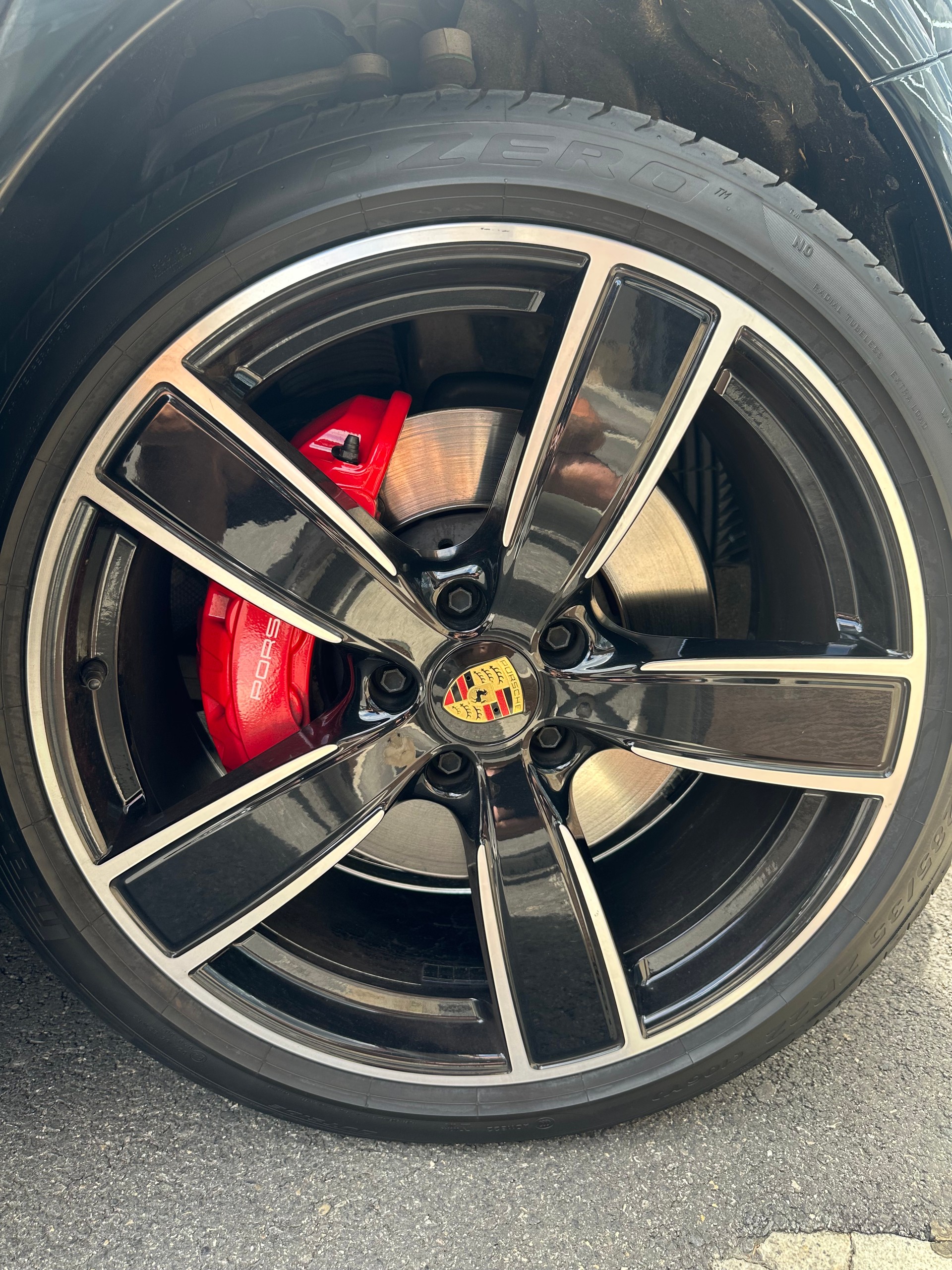 PORSCHE Cayenne GTS Coupé-image-12