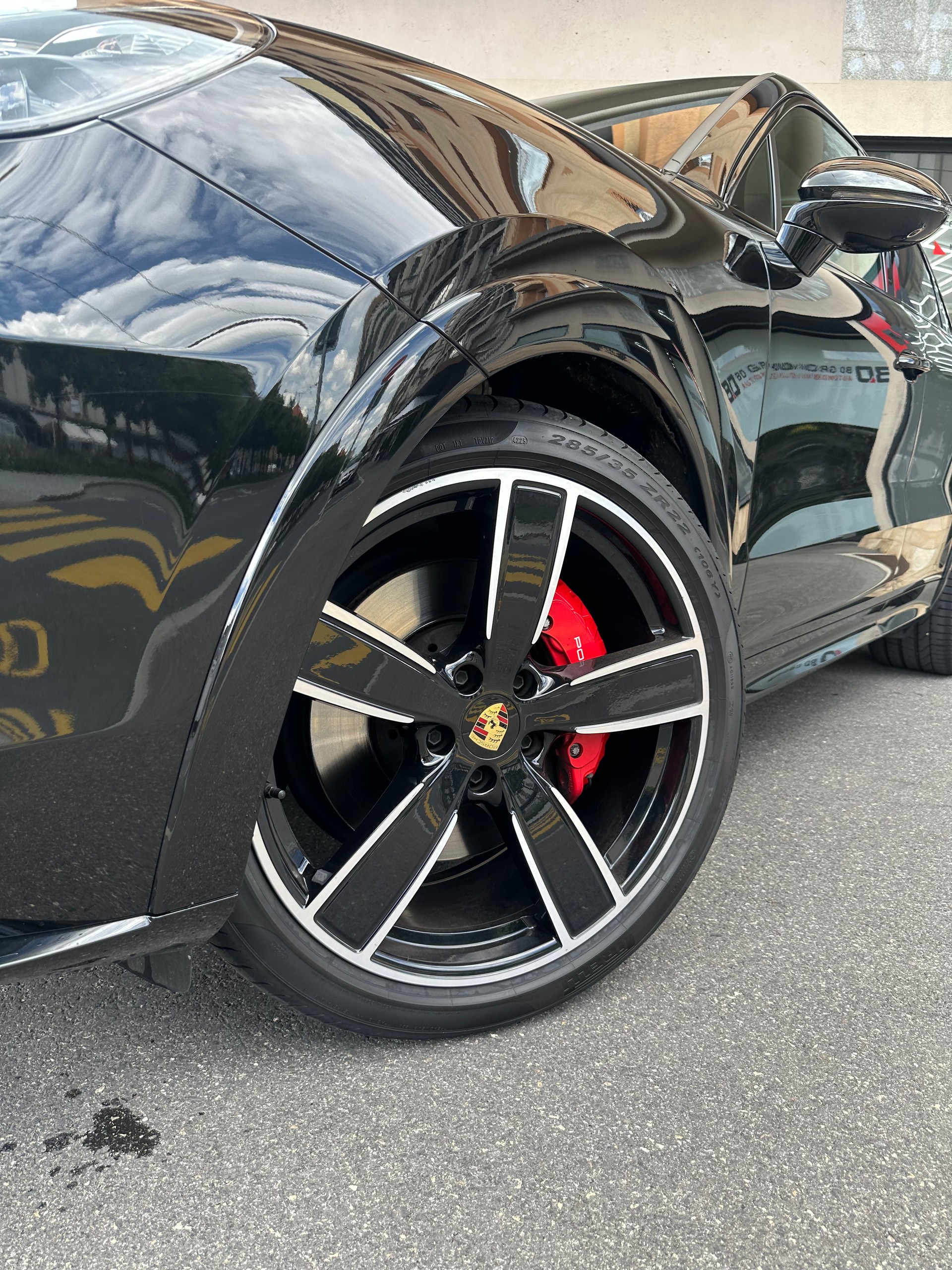 PORSCHE Cayenne GTS Coupé-image-1