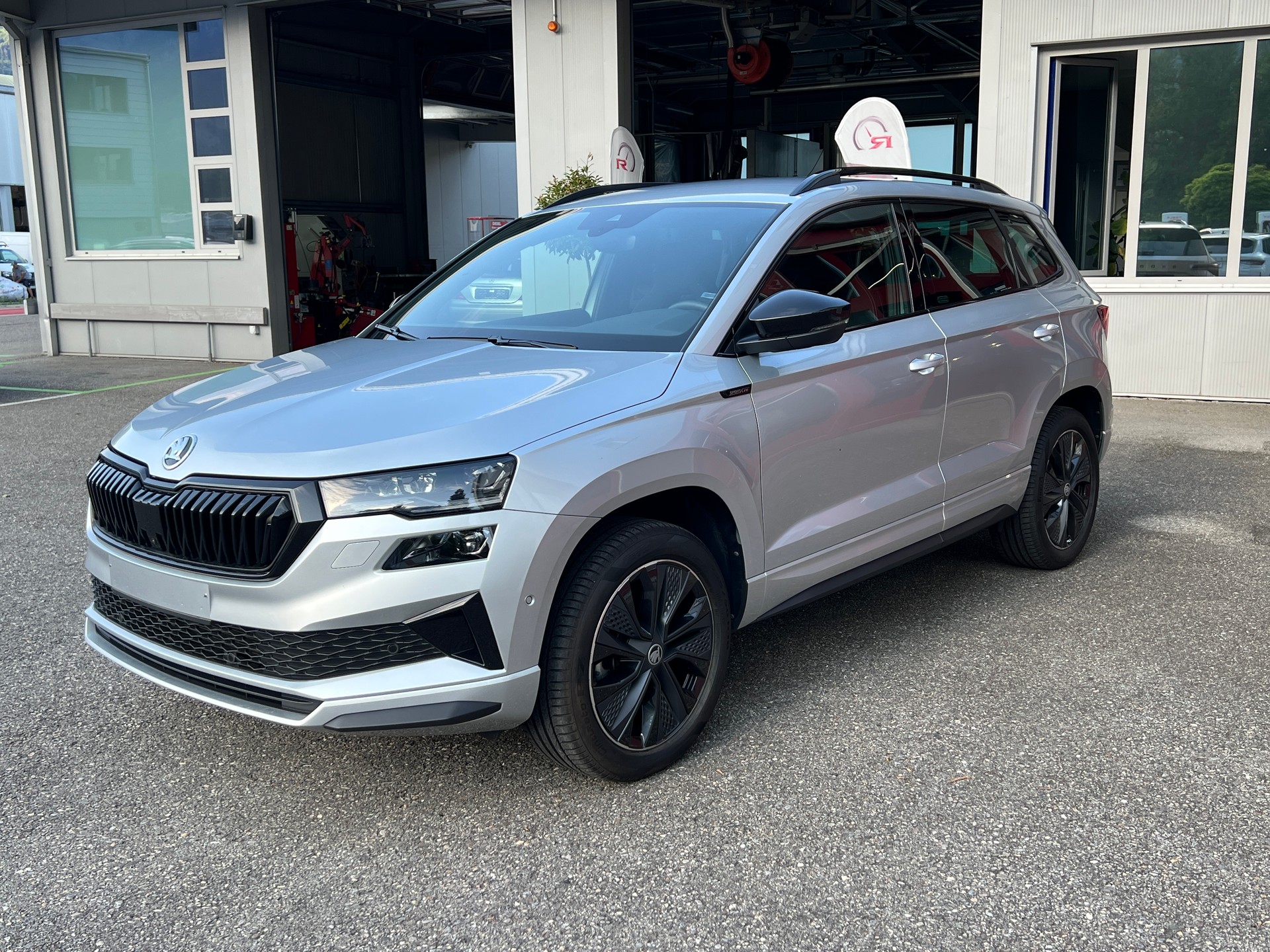 SKODA Karoq 2.0 TSI SportLine 4x4 DSG-image-2