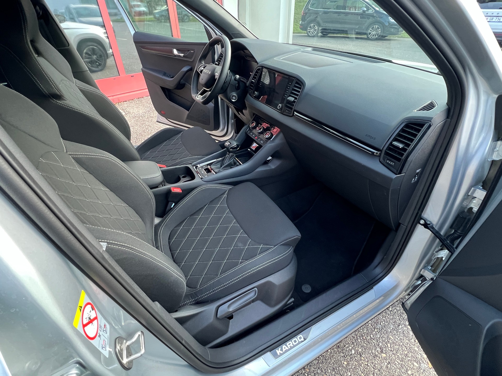 SKODA Karoq 2.0 TSI SportLine 4x4 DSG-image-6