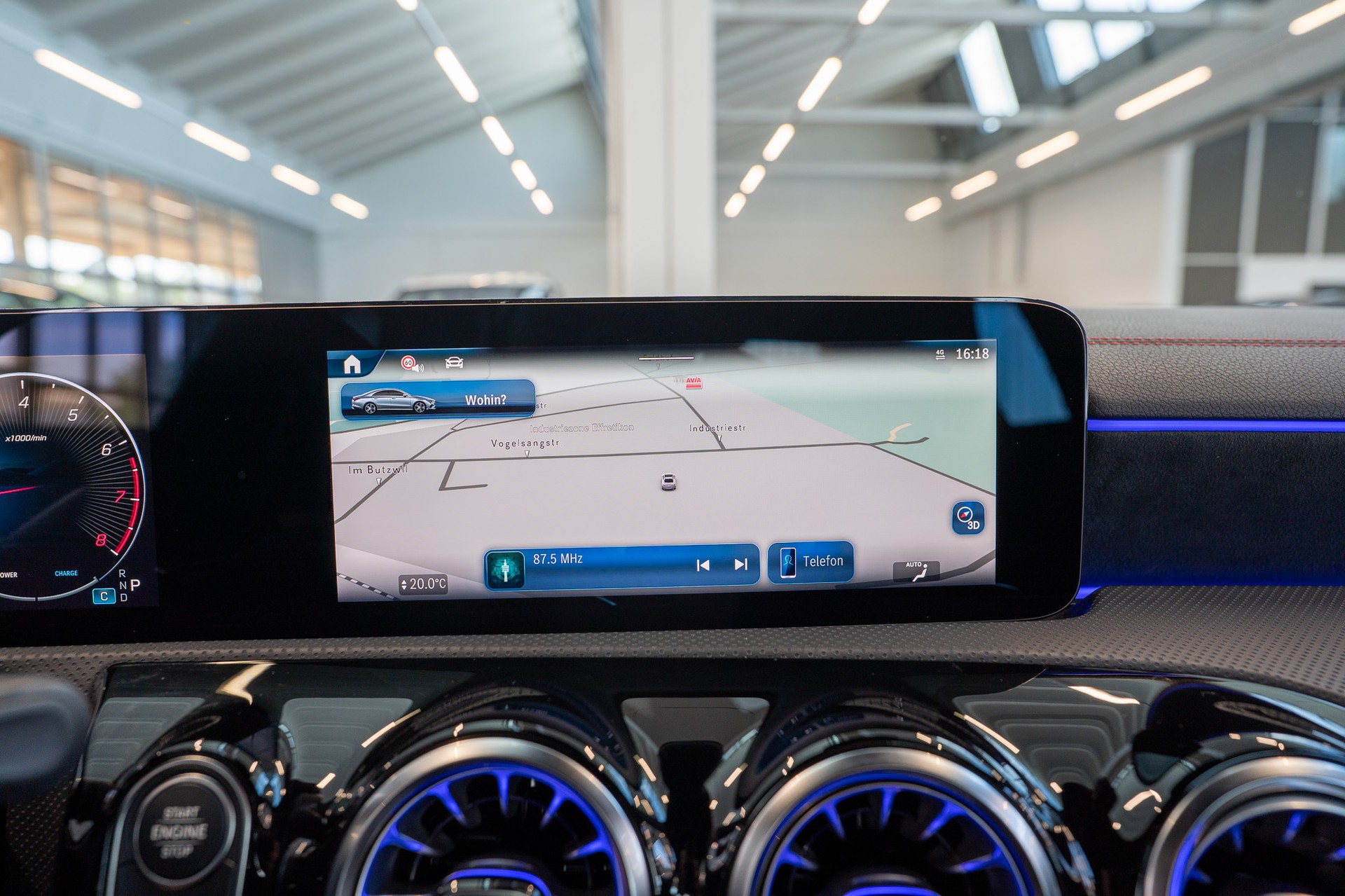 MERCEDES-BENZ CLA 200 AMG Line / Rückfahrkamera / Ambientebeleuchtung / Navi-image-21