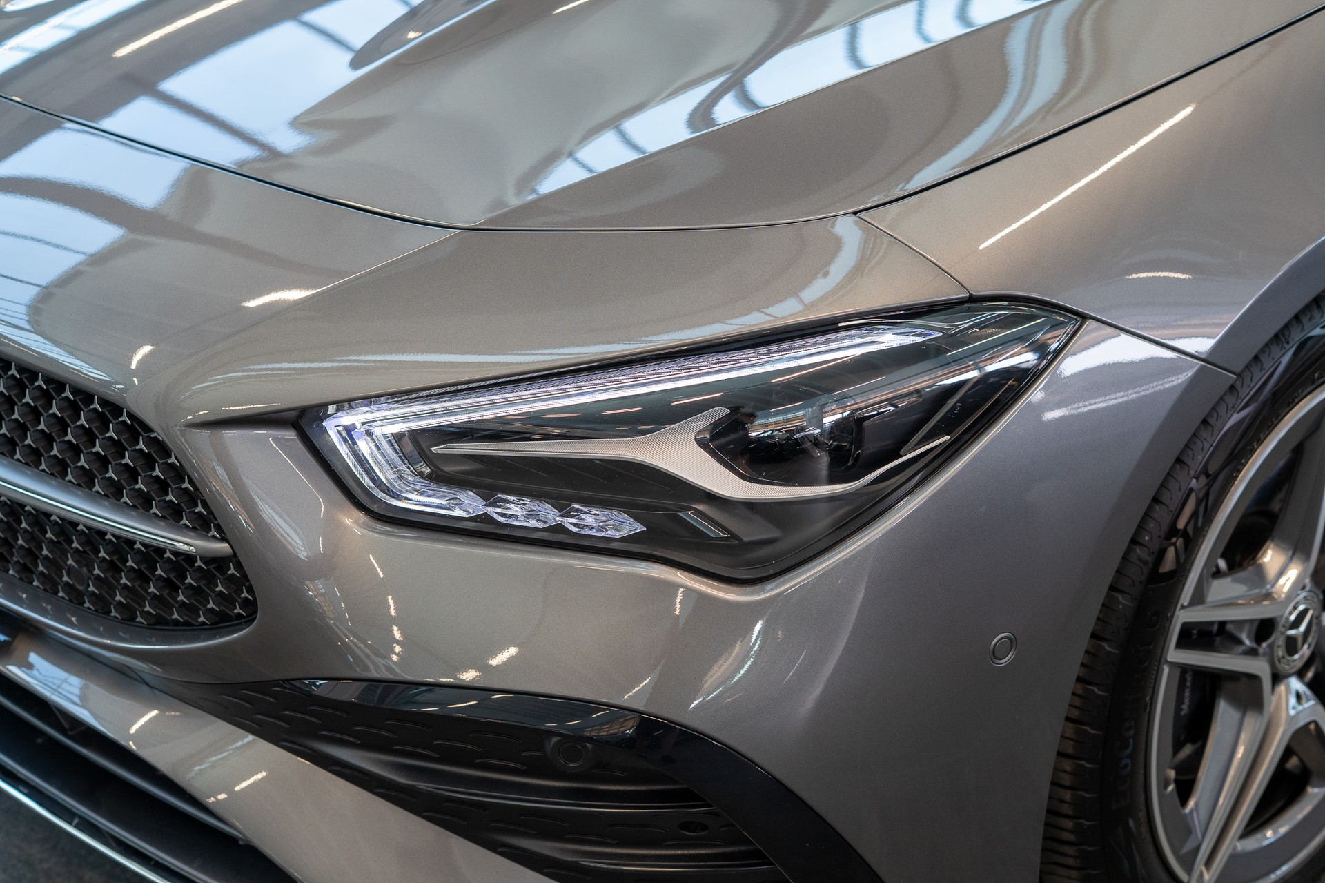 MERCEDES-BENZ CLA 200 AMG Line / Rückfahrkamera / Ambientebeleuchtung / Navi-image-23