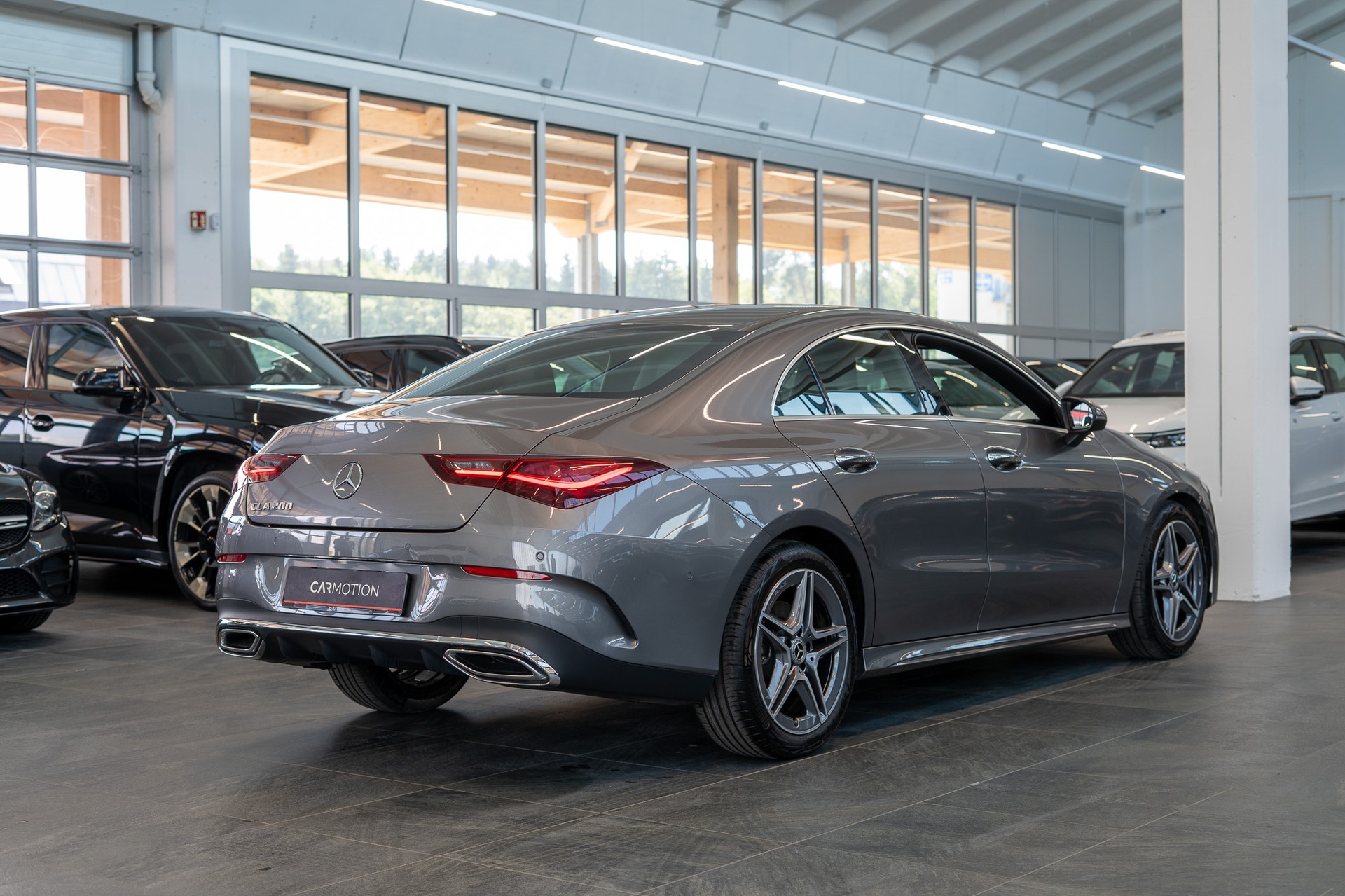 MERCEDES-BENZ CLA 200 AMG Line / Rückfahrkamera / Ambientebeleuchtung / Navi-image-3