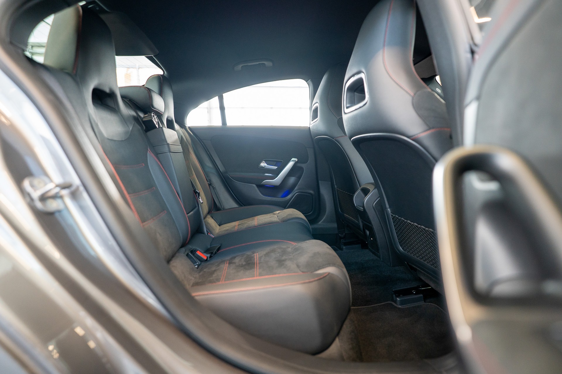 MERCEDES-BENZ CLA 200 AMG Line / Rückfahrkamera / Ambientebeleuchtung / Navi-image-13
