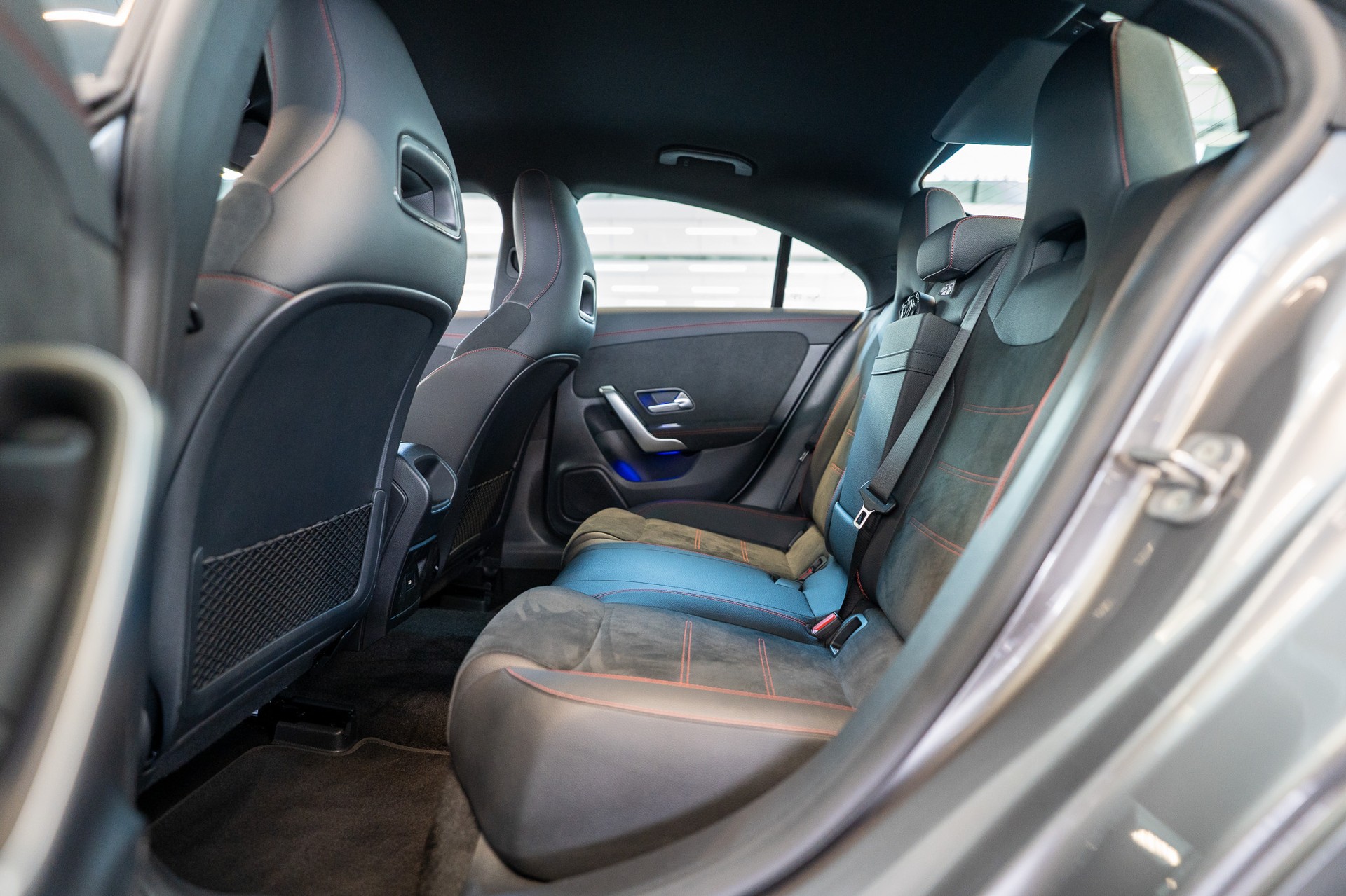 MERCEDES-BENZ CLA 200 AMG Line / Rückfahrkamera / Ambientebeleuchtung / Navi-image-12