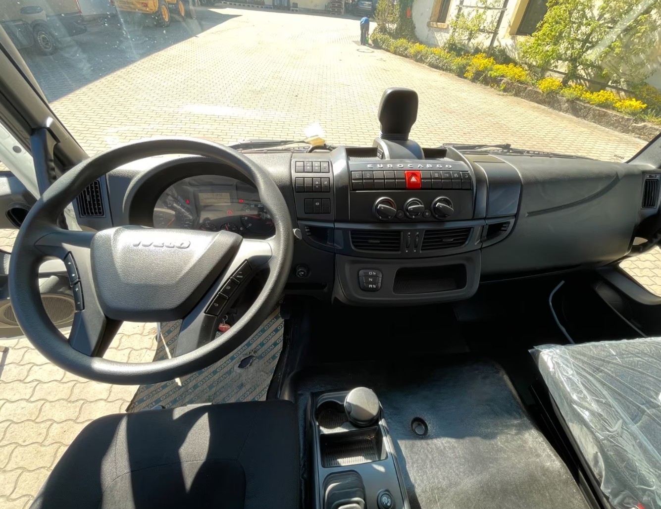 IVECO Eurocargo ML80E21 Schiebeplane mit Ladebordwand-image-8