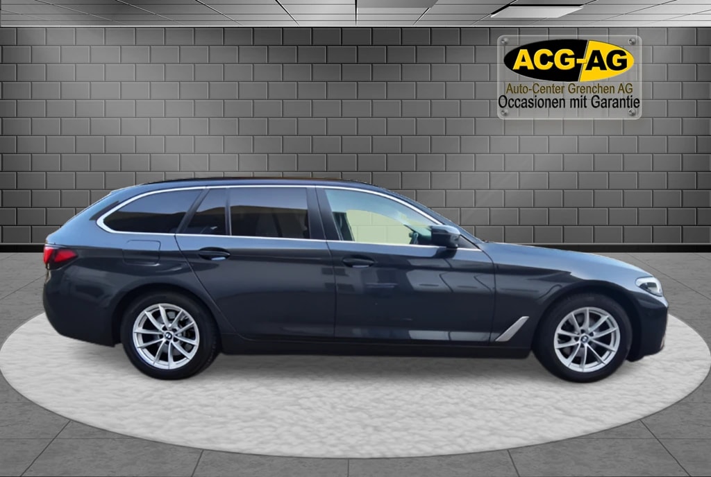 BMW 520d xDrive 48V Touring Steptronic ** Leder ** Gr.Navi ** Parkhilfe v+h ** RF-Kamera 360° **-image-5