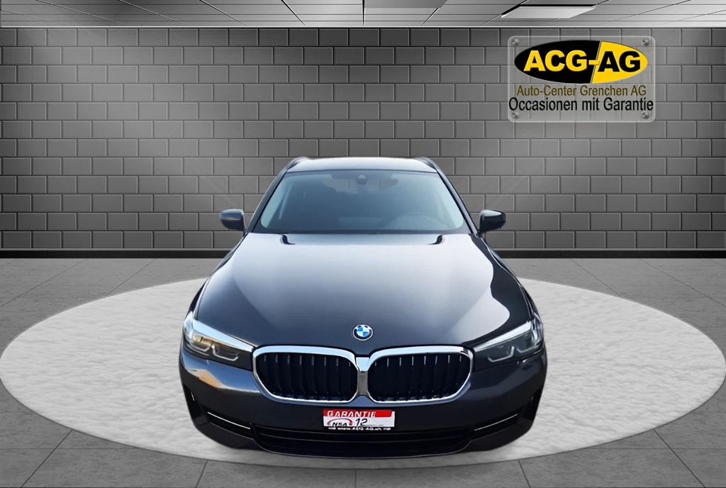 BMW 520d xDrive 48V Touring Steptronic ** Leder ** Gr.Navi ** Parkhilfe v+h ** RF-Kamera 360° **-image-1