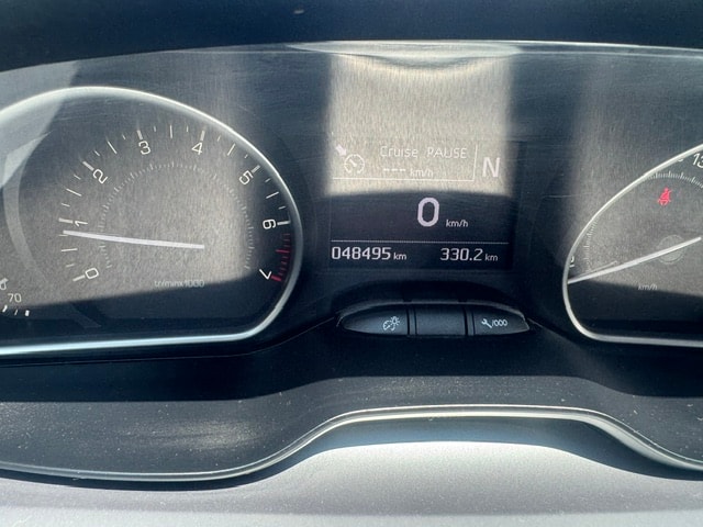 PEUGEOT 208 1.2 PureTech Allure EAT6-image-1