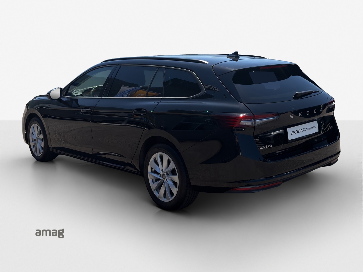 SKODA Superb Combi 2.0 TDi Selection 4x4 DSG-image-2