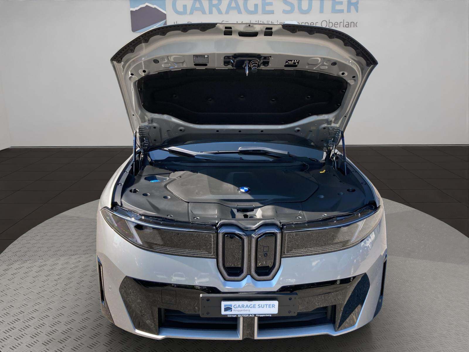 BMW iX3 50 xDrive-image-17