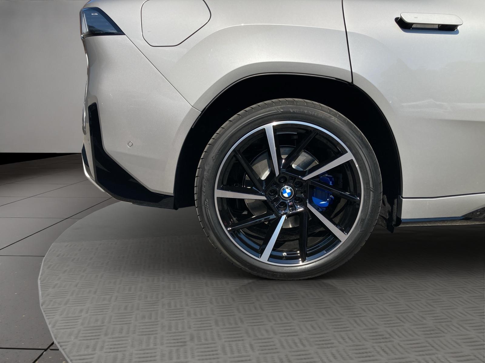 BMW iX3 50 xDrive-image-21