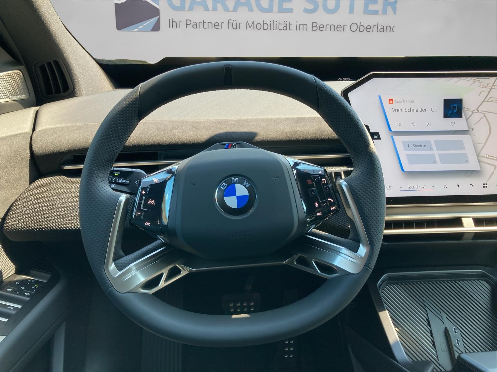BMW iX3 50 xDrive-image-8