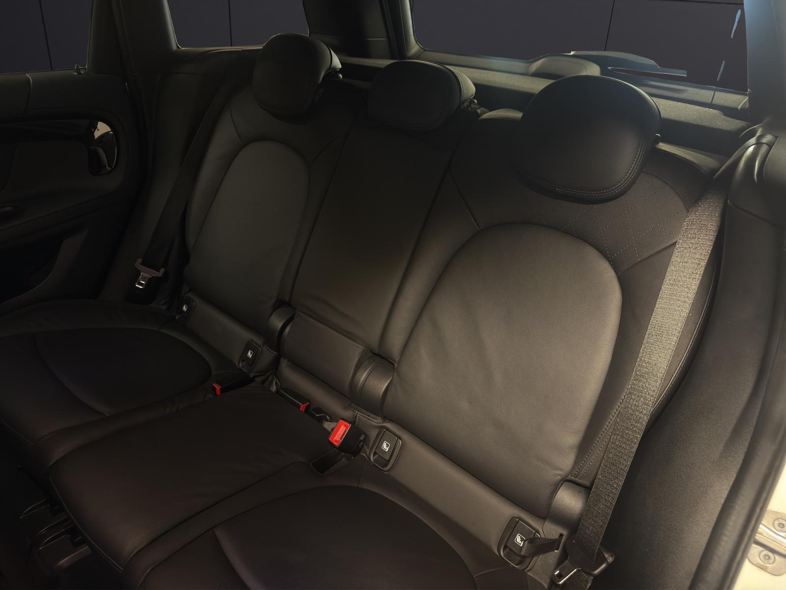 MINI Countryman F60 1.5i Cooper ALL4-image-12