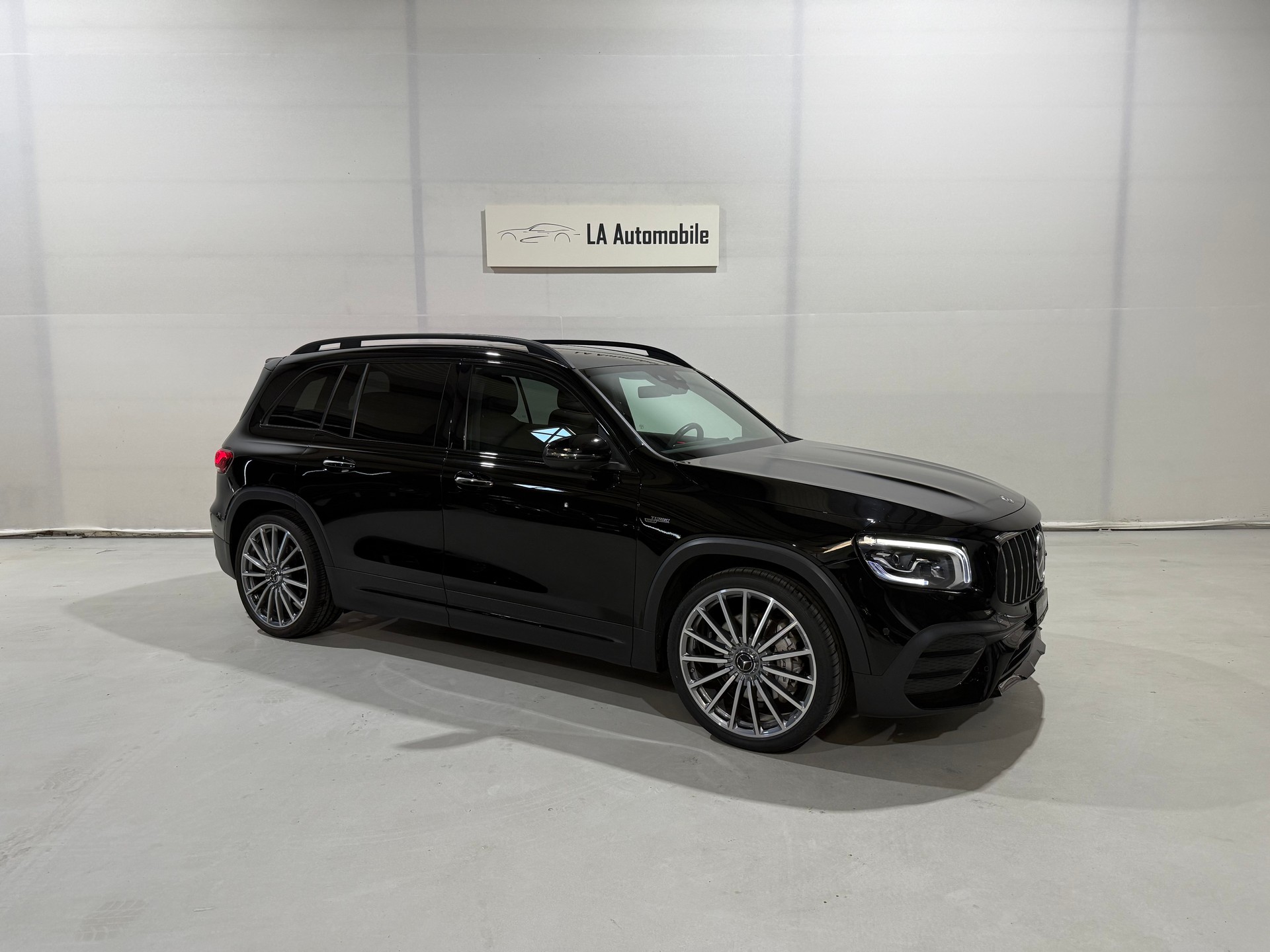 MERCEDES-BENZ GLB 35 AMG 4Matic 8G-Tronic-image-5