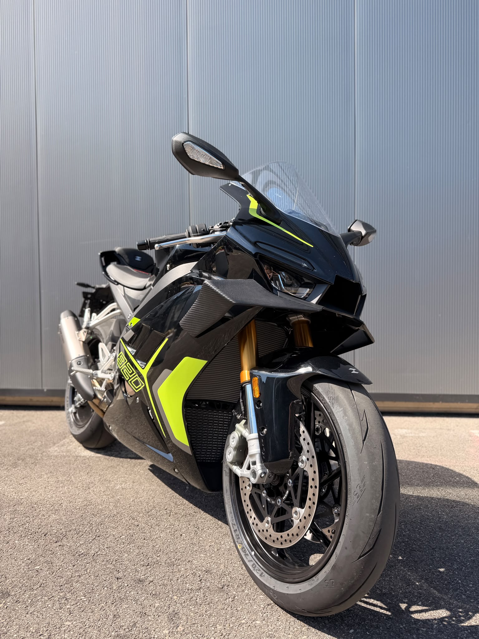 ZXMOTO 820RR-showroom-element-1