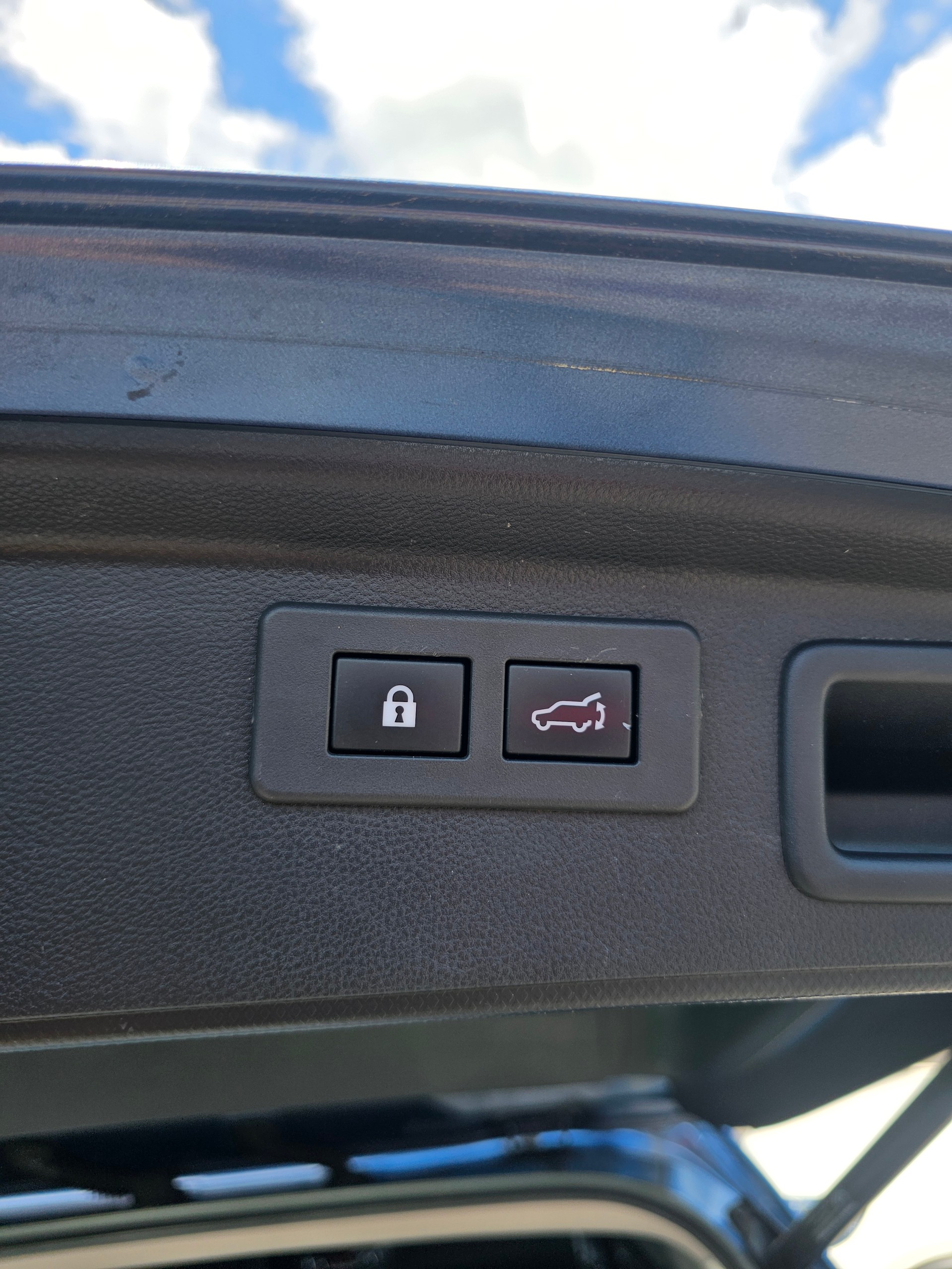 SUBARU Forester 2.0i e-Boxer Swiss Plus Lineartronic-image-6