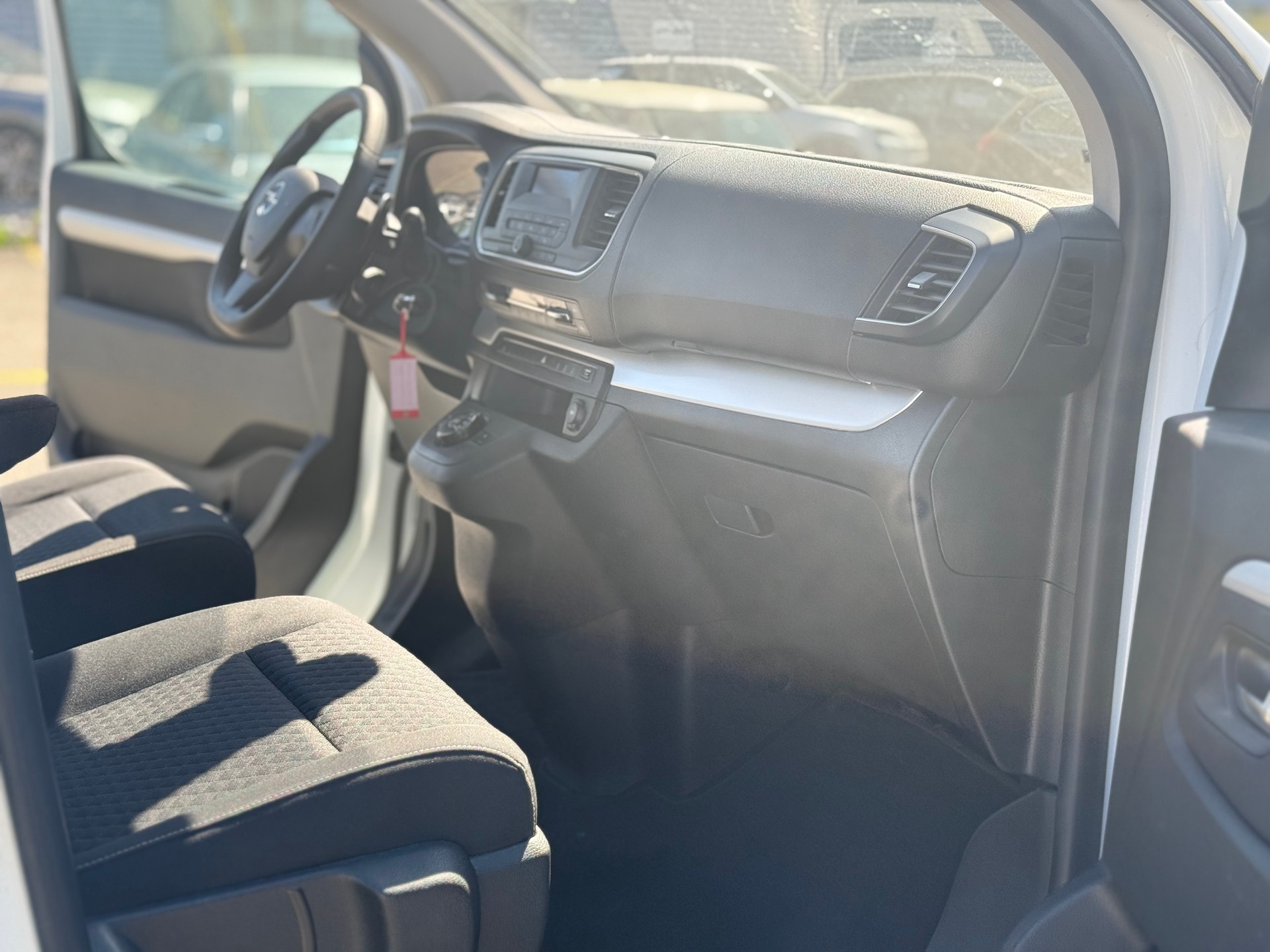 OPEL Zafira Life 2.0 CDTI Business Innovation M Automatik-image-6