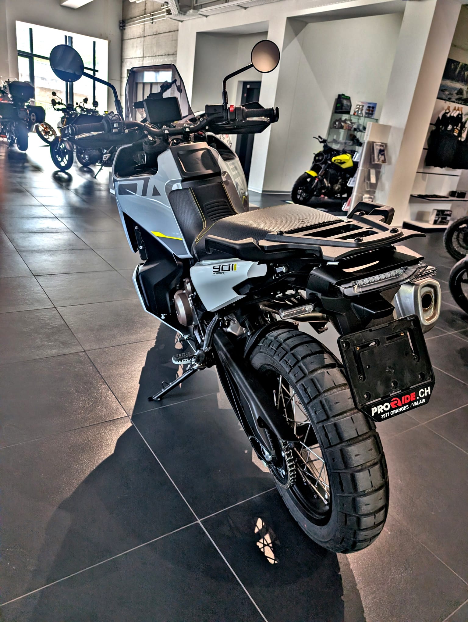 HUSQVARNA Norden 901 Expedition-image-2