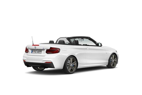 BMW M240i xDrive Cabrio-image-2