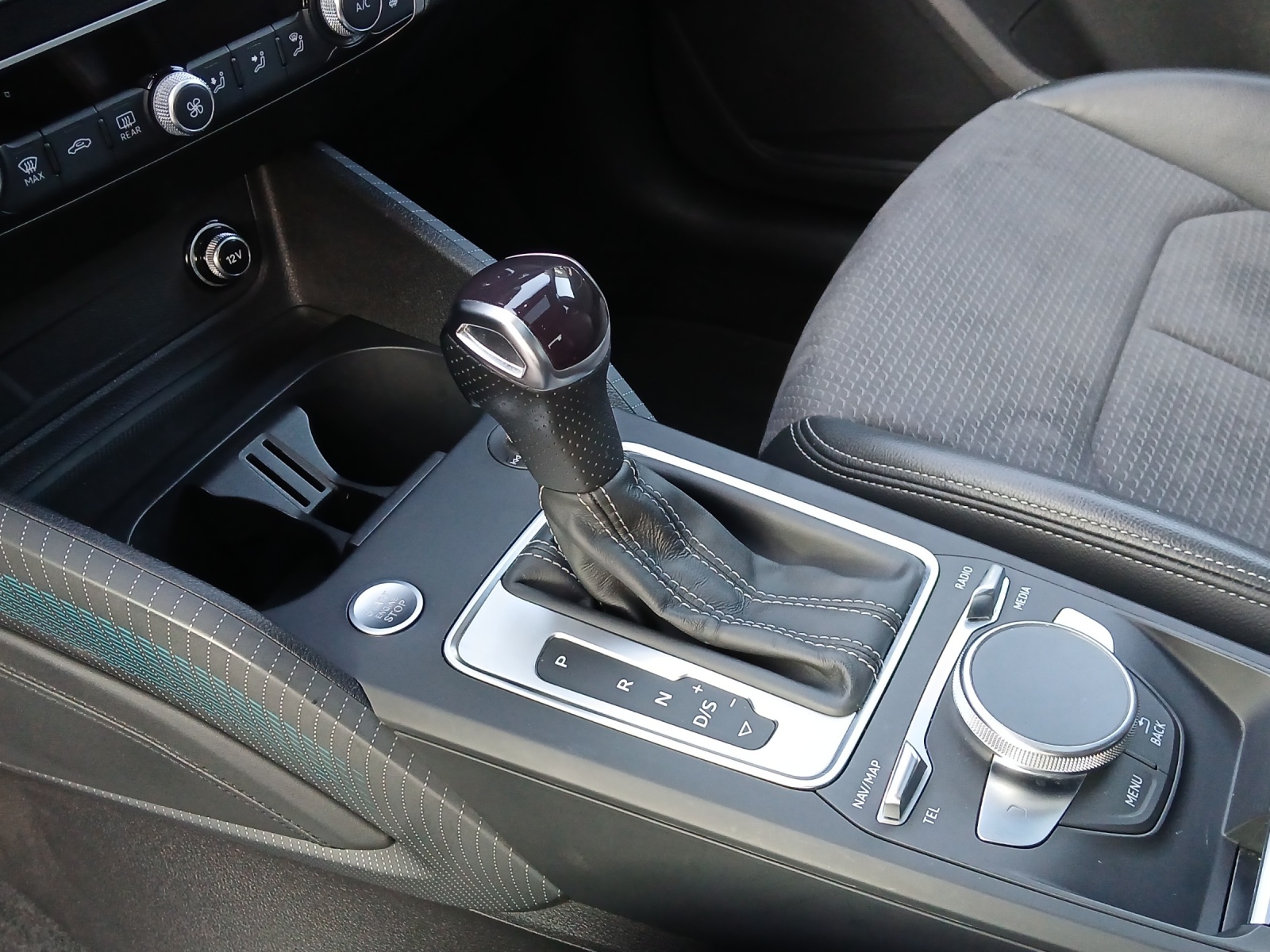 AUDI Q2 40 TFSI S line Attraction quattro S-tronic-image-15