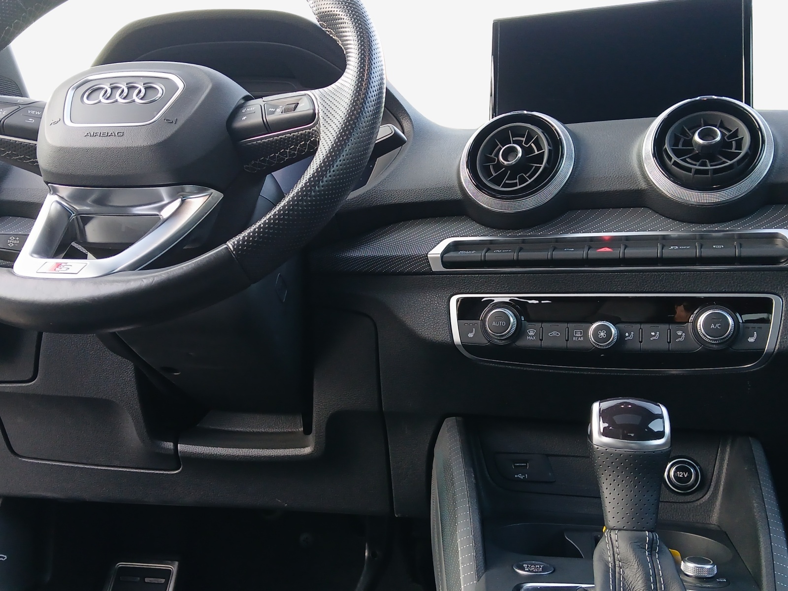 AUDI Q2 40 TFSI S line Attraction quattro S-tronic-image-8