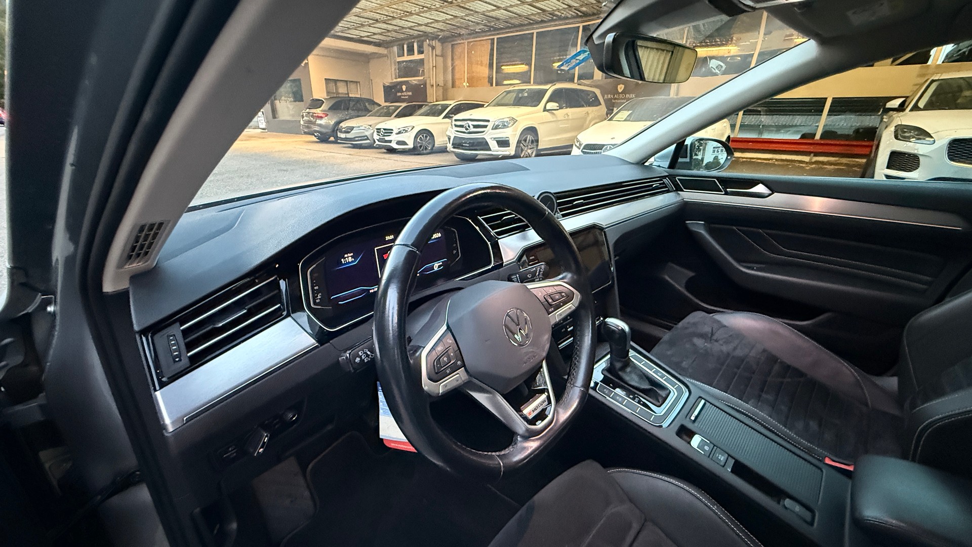 VW Passat 2.0 TDI BMT 4Motion DSG-image-11
