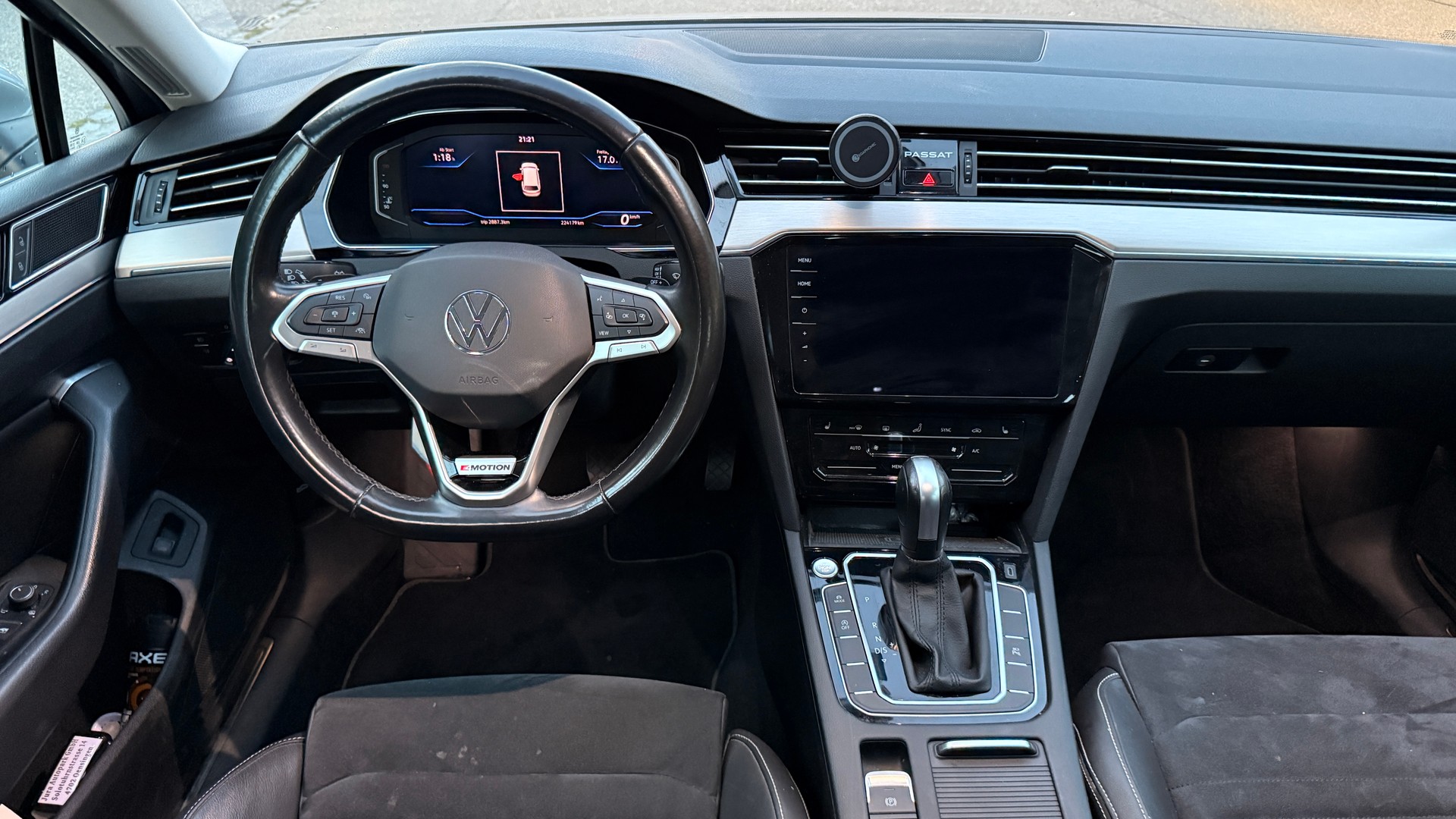 VW Passat 2.0 TDI BMT 4Motion DSG-image-9