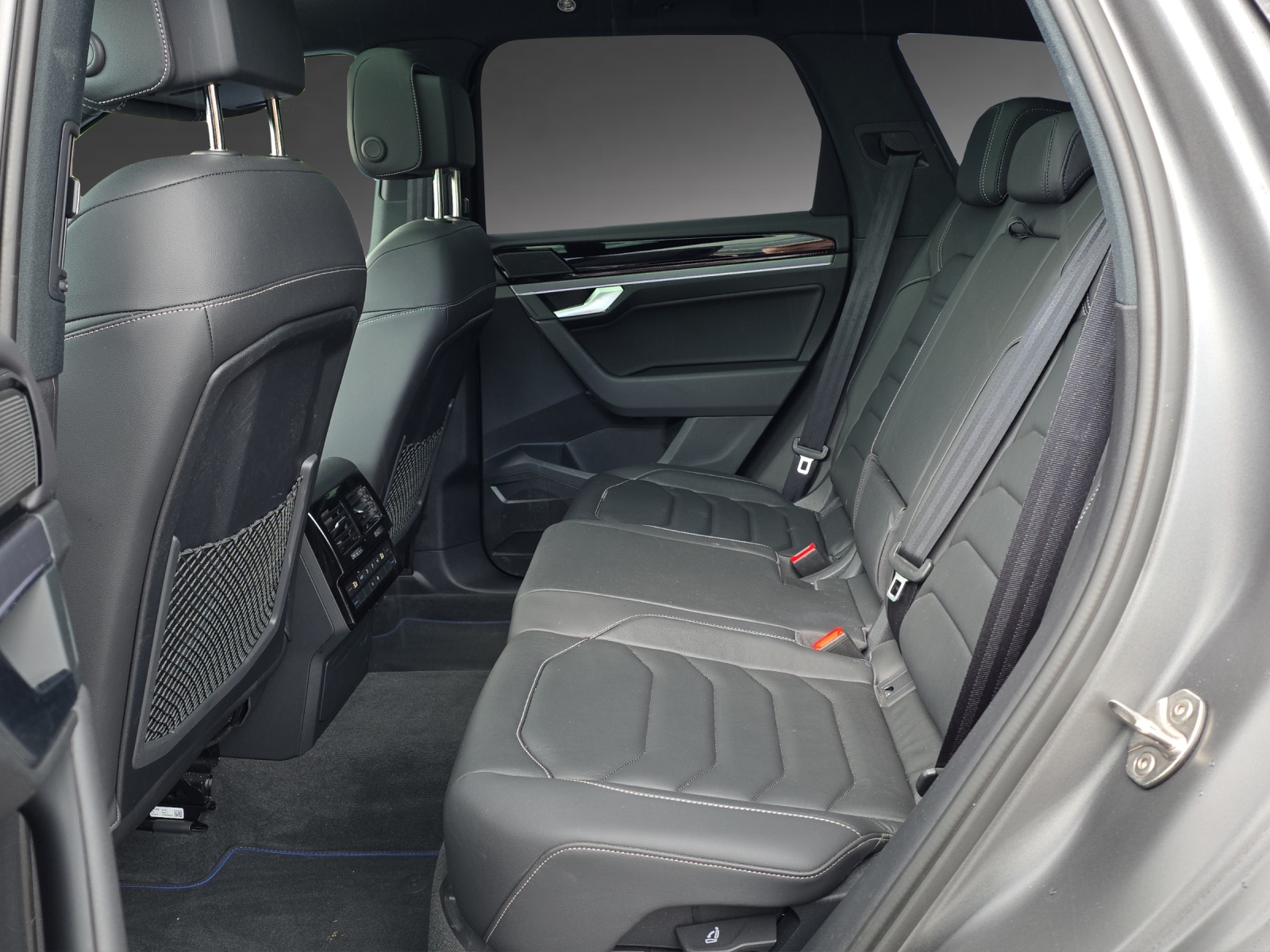 VW Touareg 3.0 TSI eHybrid R Tiptronic-image-6