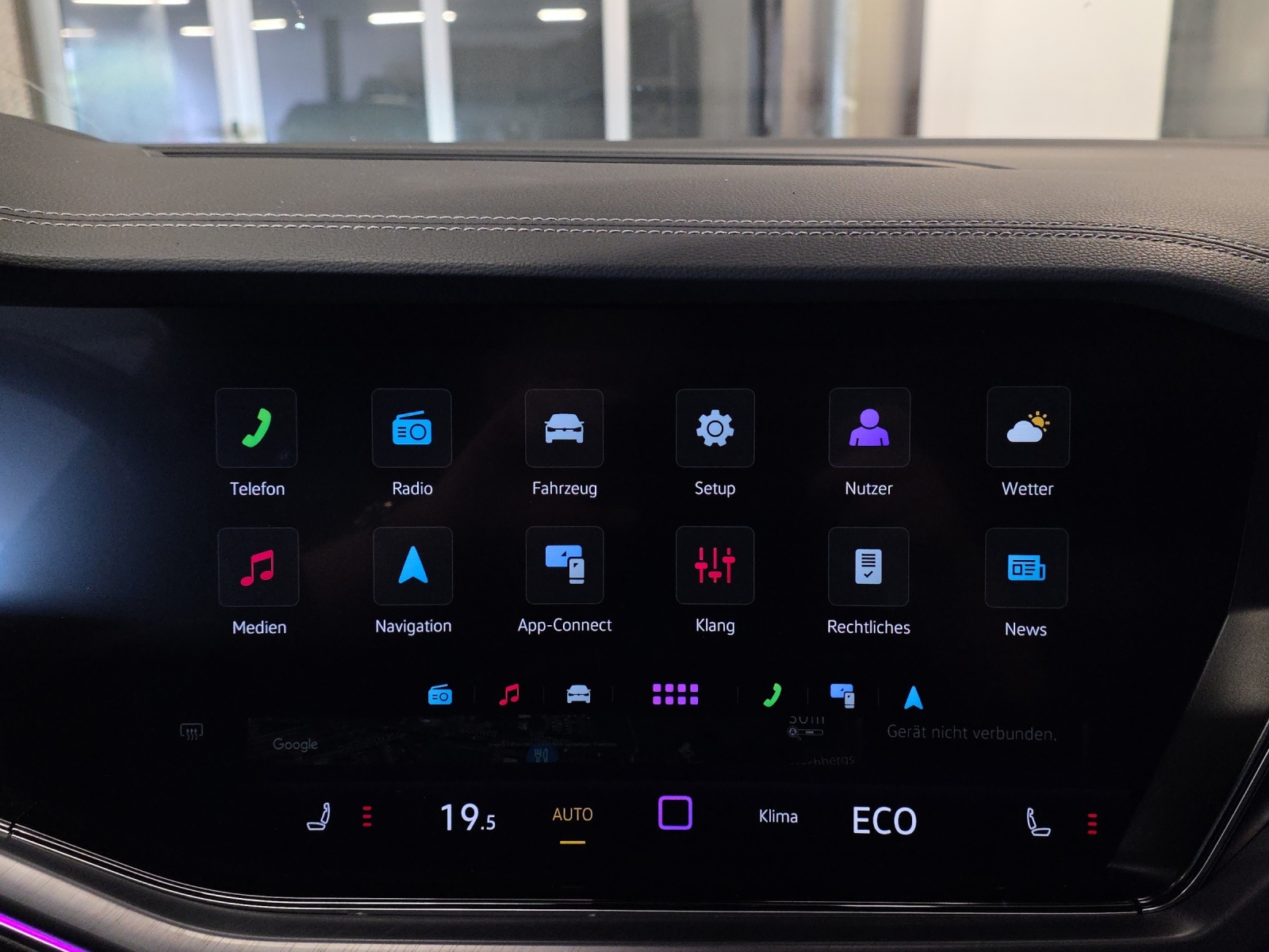 VW Touareg 3.0 TSI eHybrid R Tiptronic-image-11
