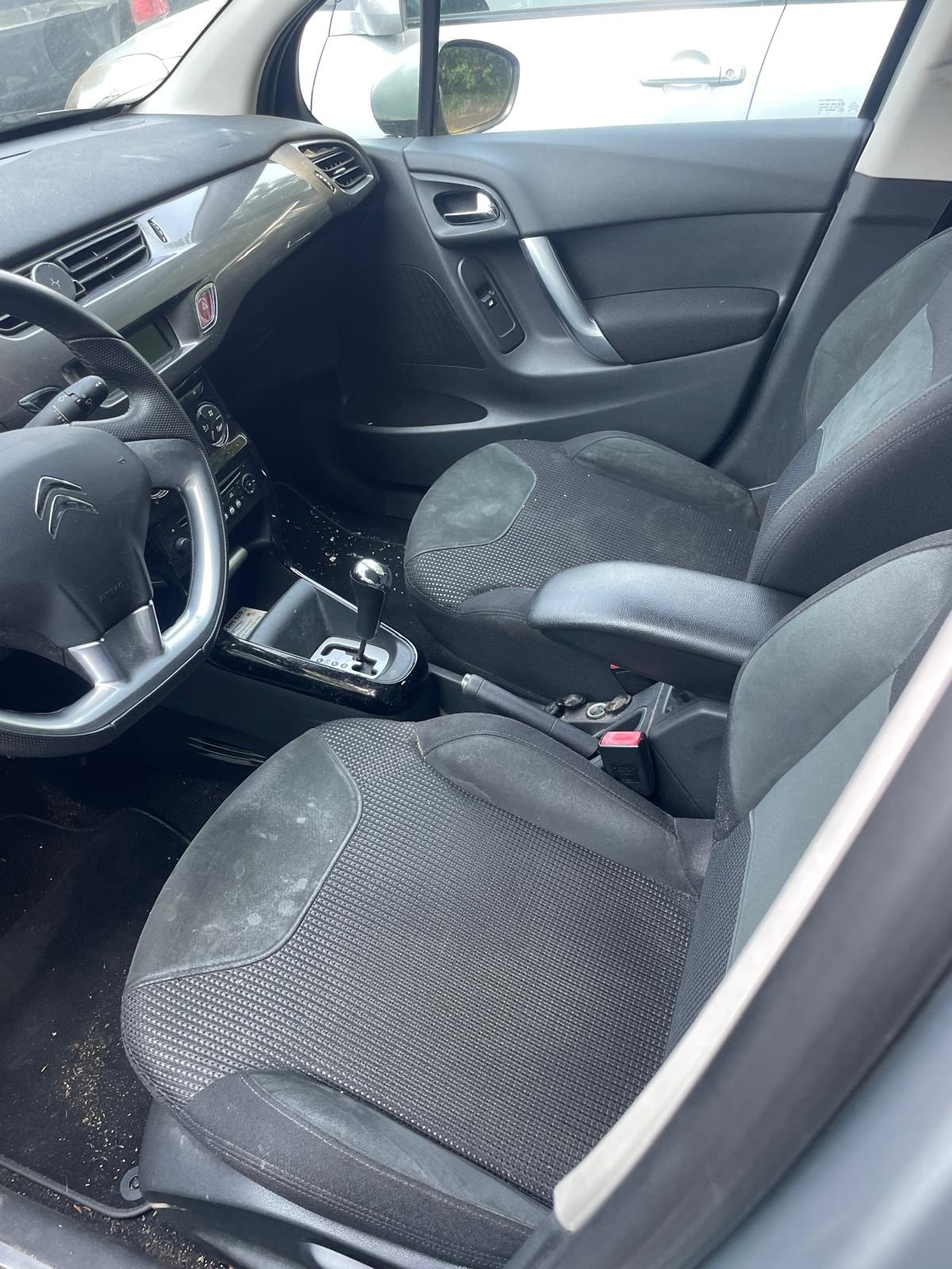 CITROEN C3 1.6i 16V Exclusive Automatic-image-4