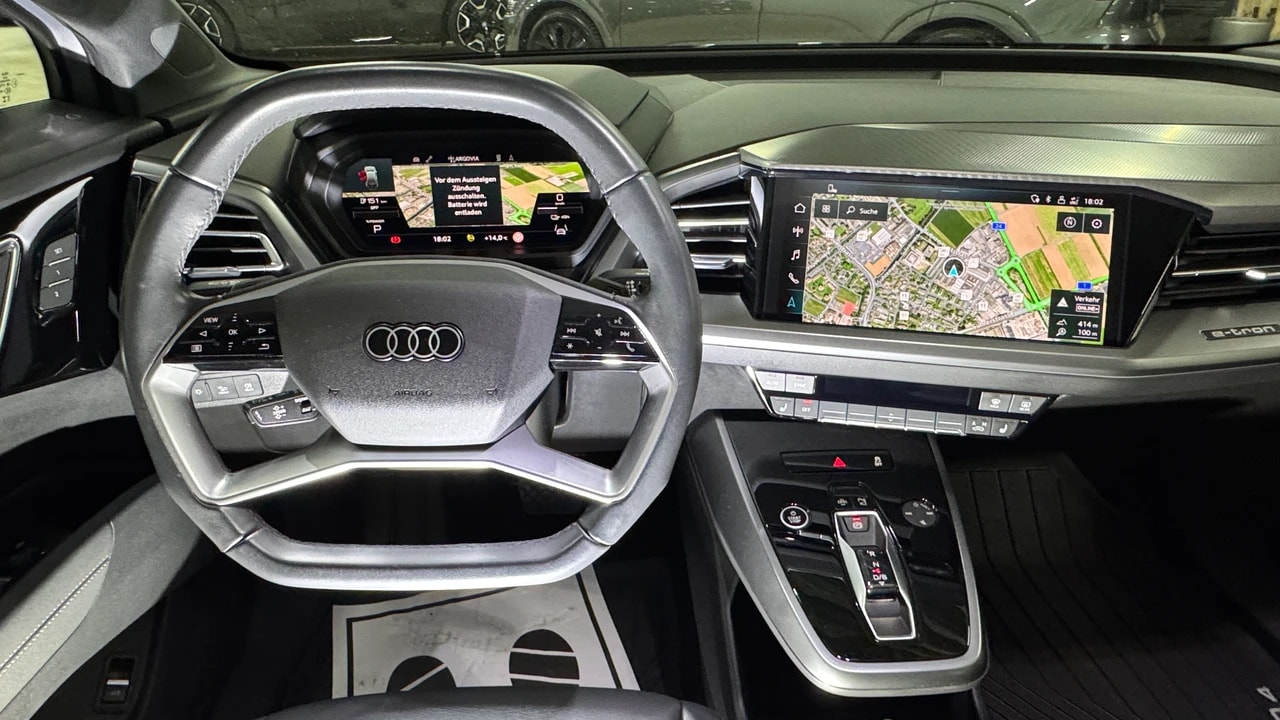 AUDI Q4 e-tron 55 S-Line quattro Black-Optik 340PS / AHK / Wärmepumpe-image-13