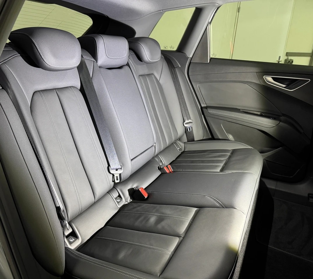 AUDI Q4 e-tron 55 S-Line quattro Black-Optik 340PS / AHK / Wärmepumpe-image-9