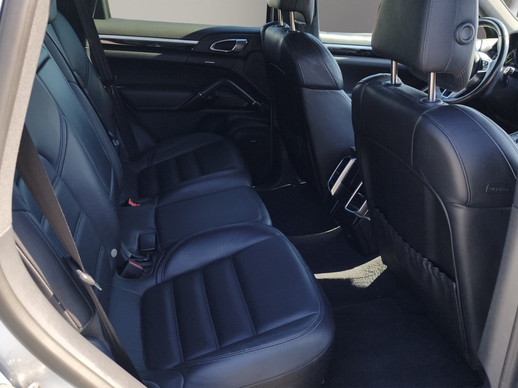 PORSCHE Cayenne 3.0 V6 S E-Hybrid-image-14