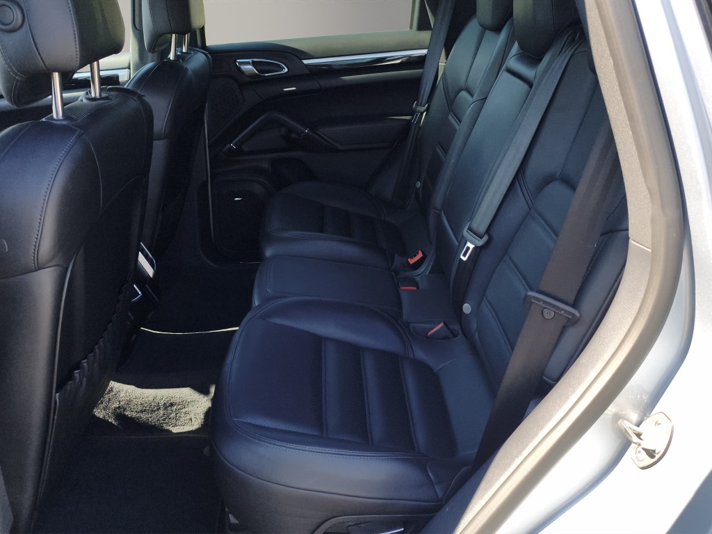 PORSCHE Cayenne 3.0 V6 S E-Hybrid-image-3
