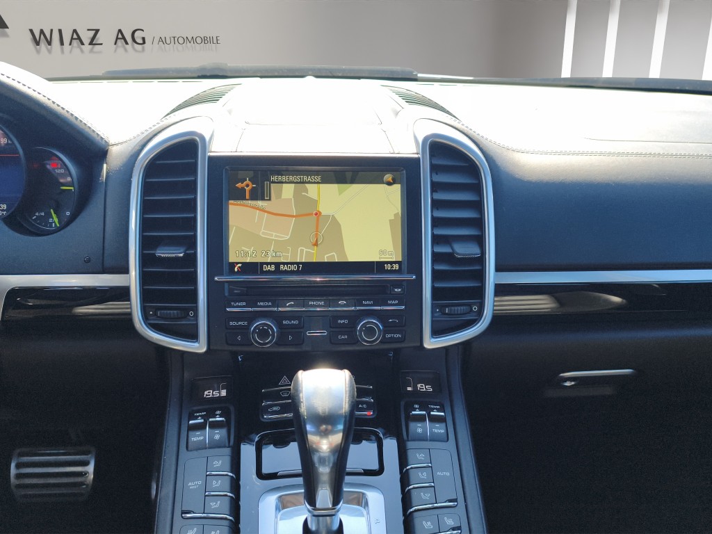 PORSCHE Cayenne 3.0 V6 S E-Hybrid-image-12